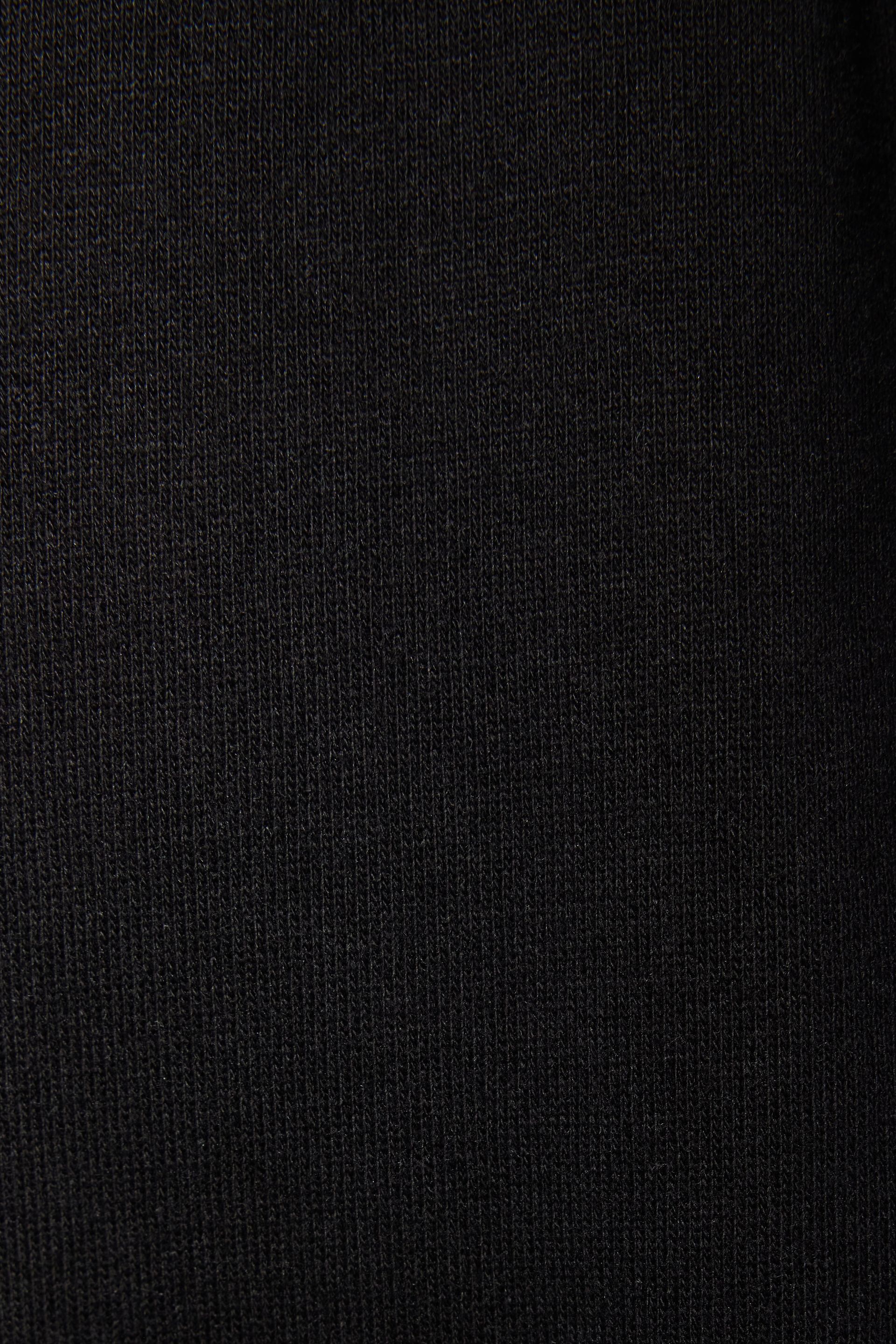 100079983_06V_alt5_1920x2880