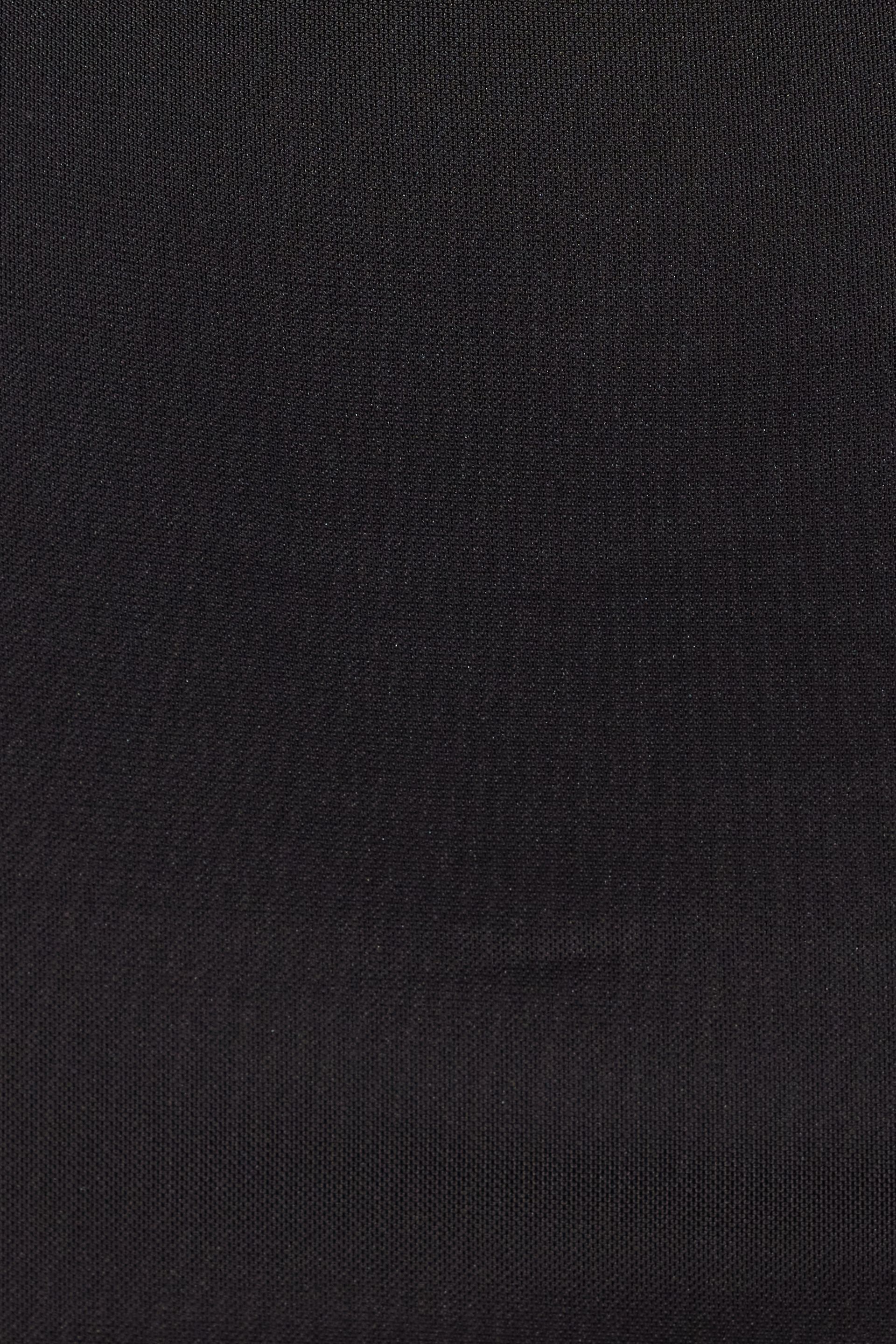 100086868_06V_alt5_1920x2880-1