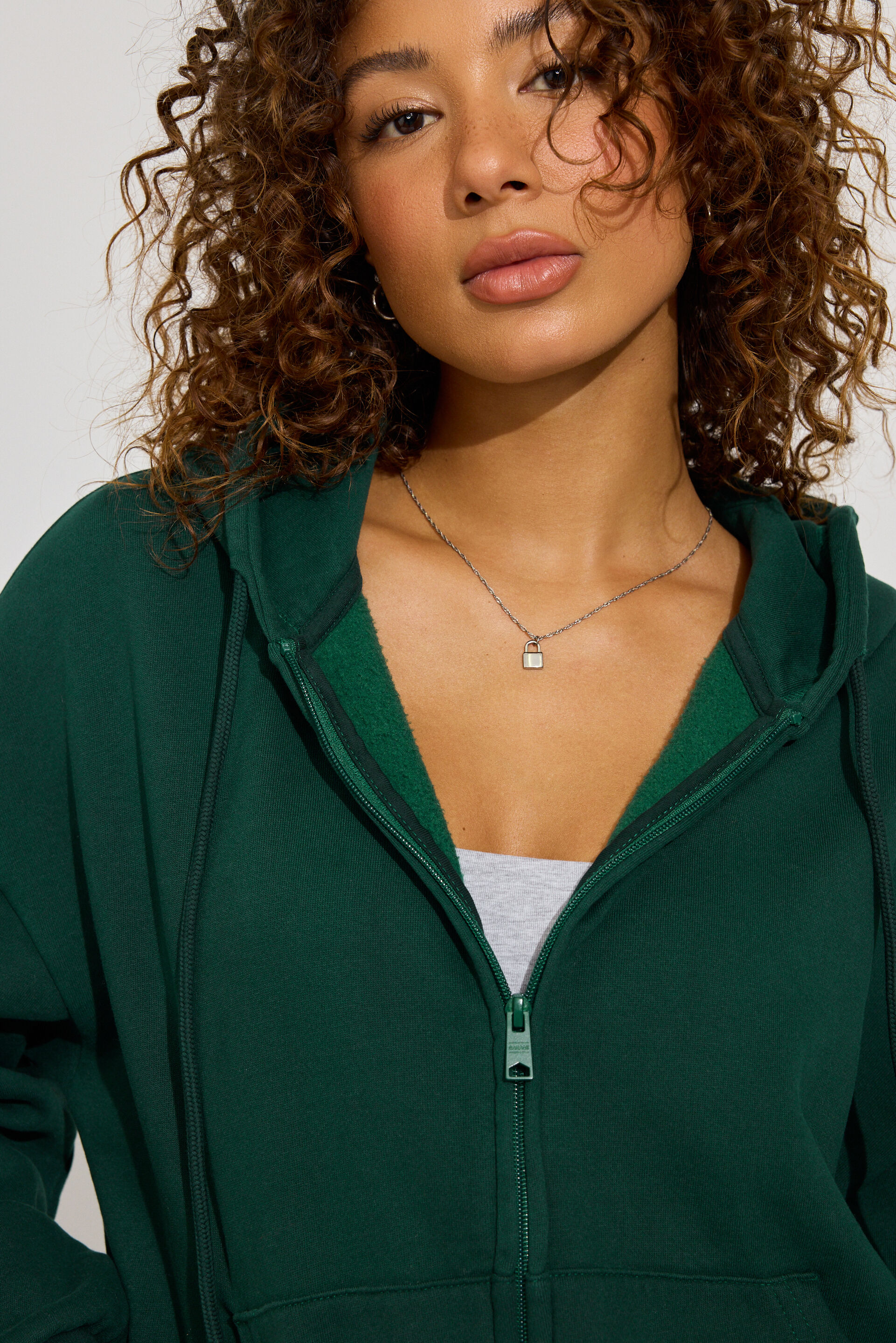 100088510_7N6_alt3_1920x2880-6