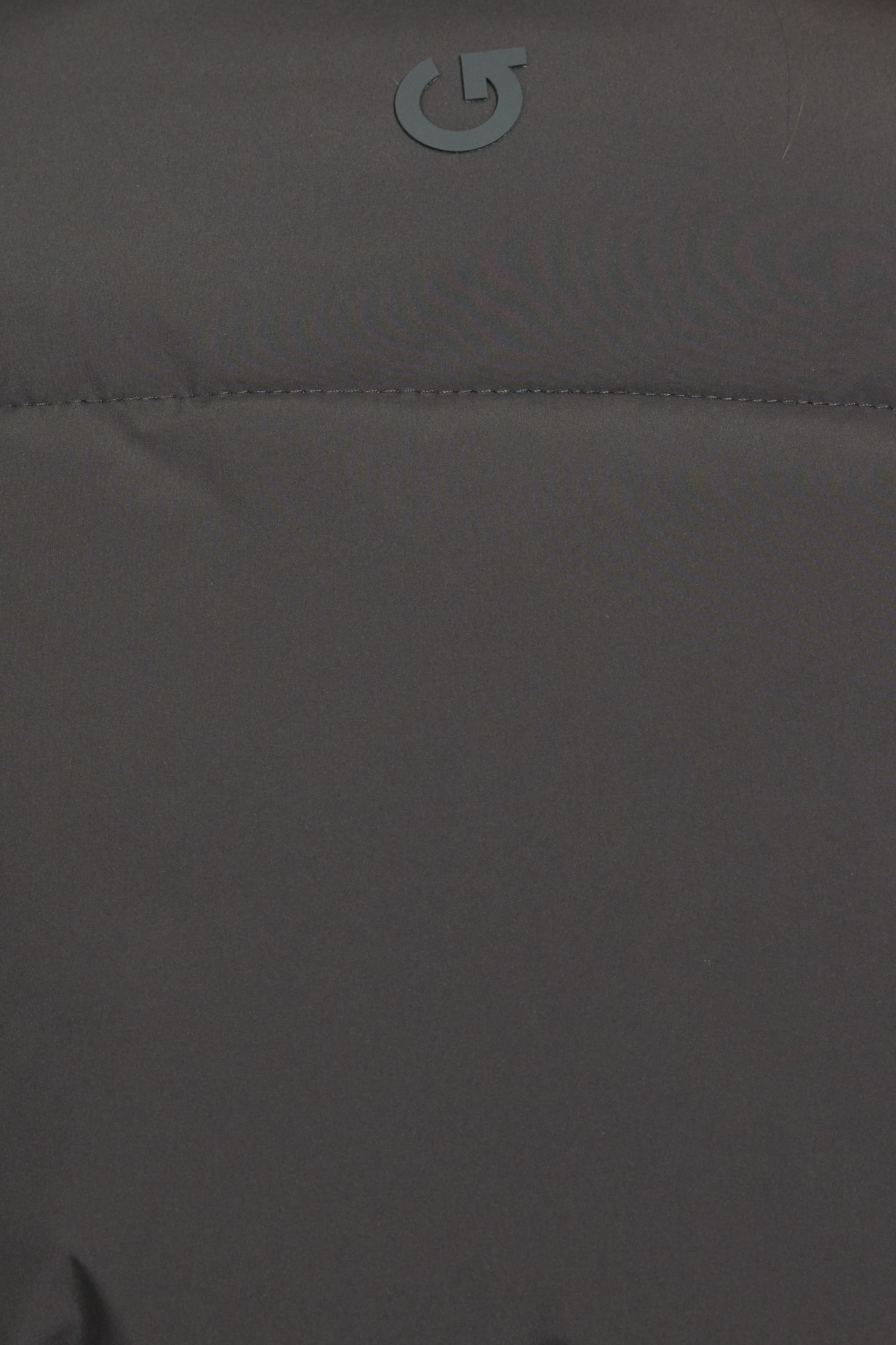 100089547_5GK_alt5_1920x2880-1