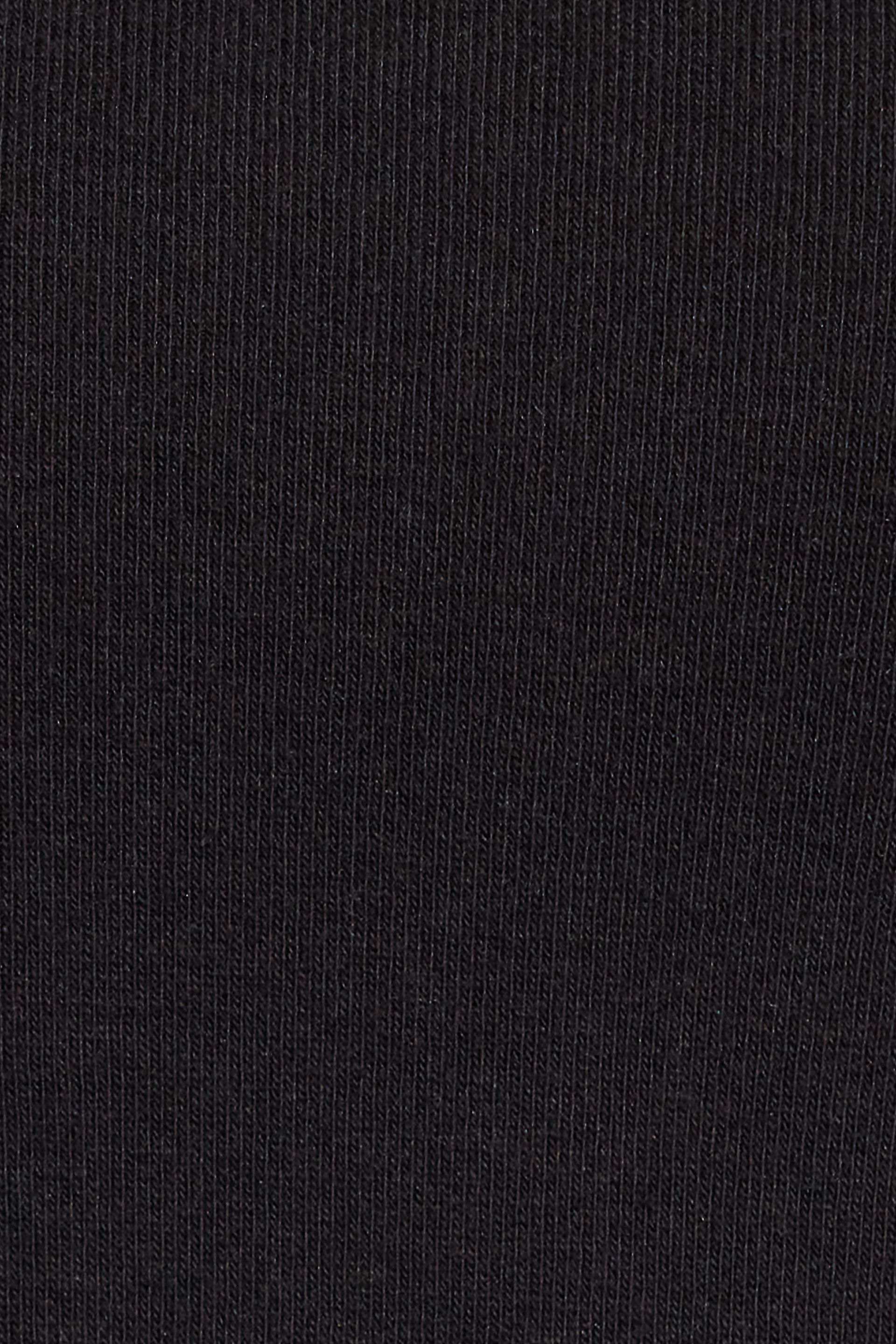 100090225_06V_alt3_1920x2880-5