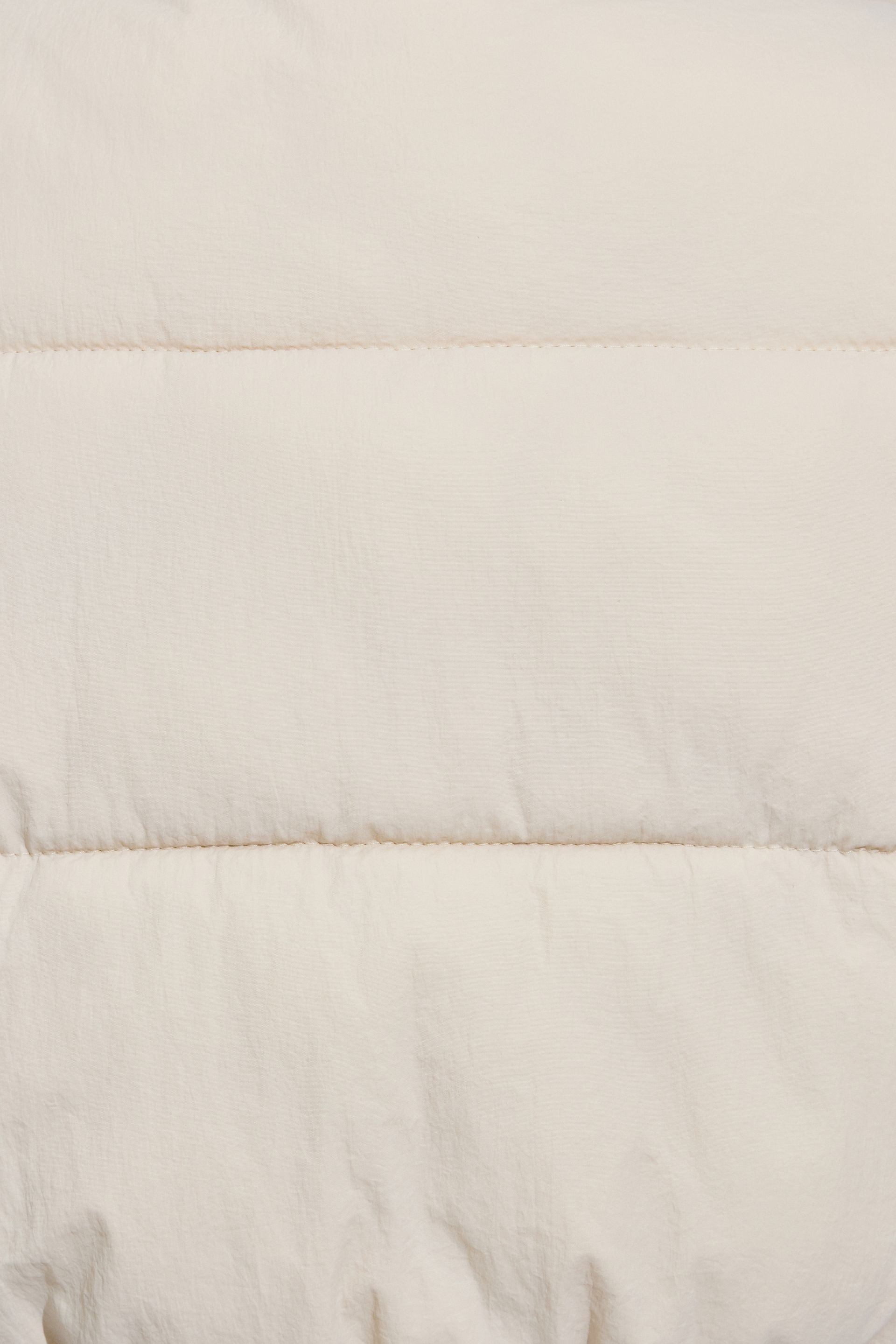 100090569_3T8_alt5_1920x2880