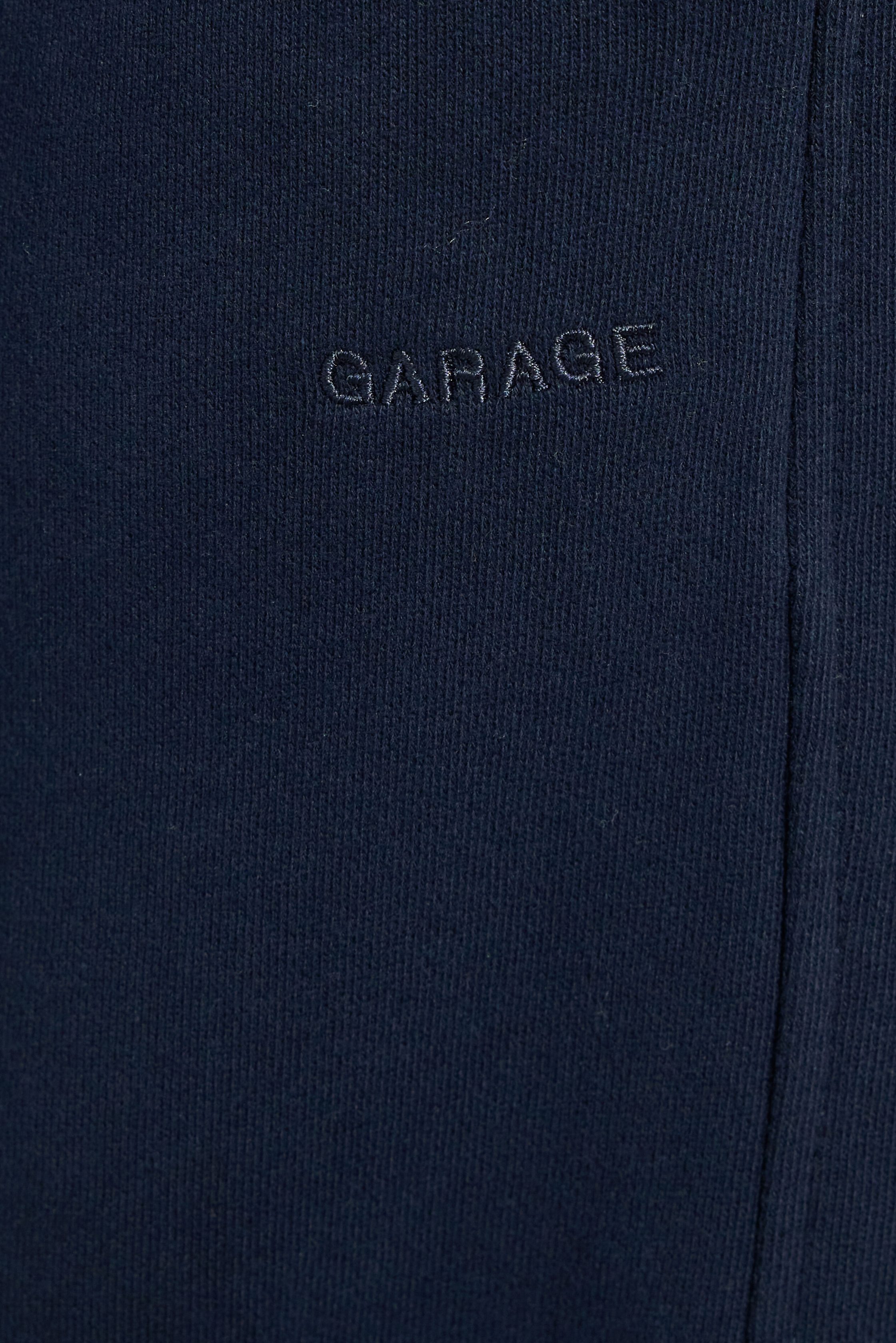 100090943_06G_alt3_1920x2880