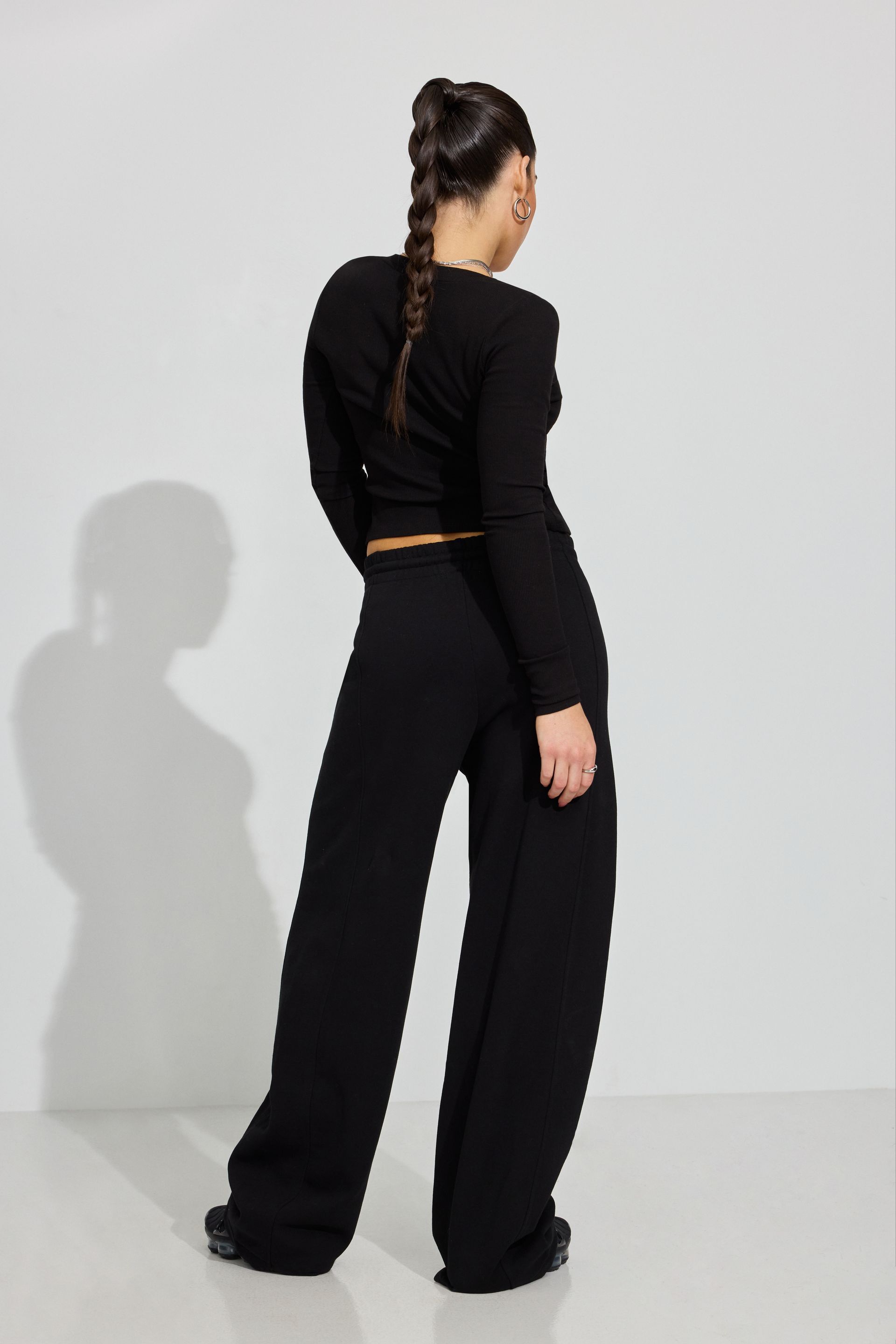 100090943_06V_alt2_1920x2880-4