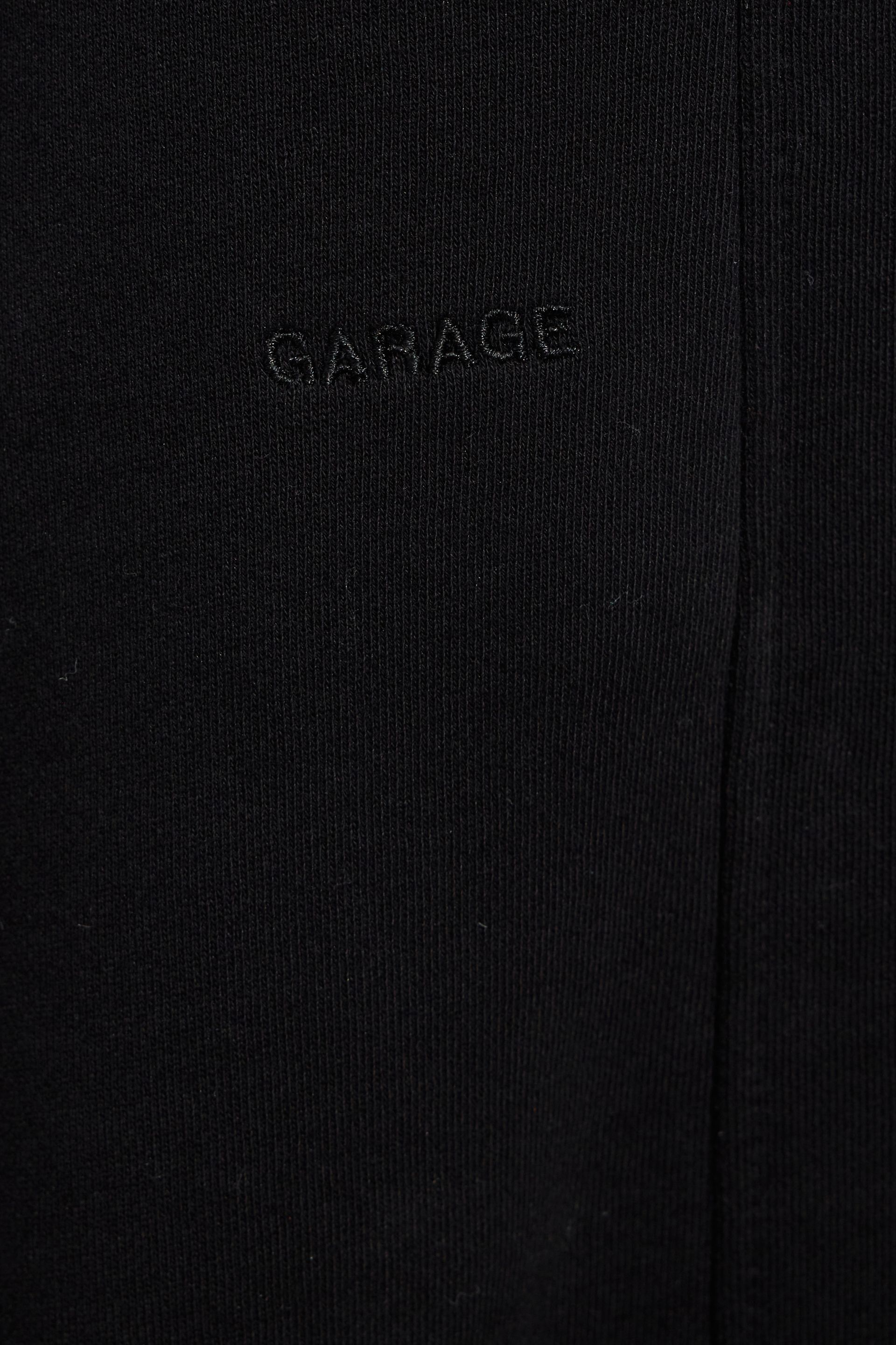 100090943_06V_alt3_1920x2880-5