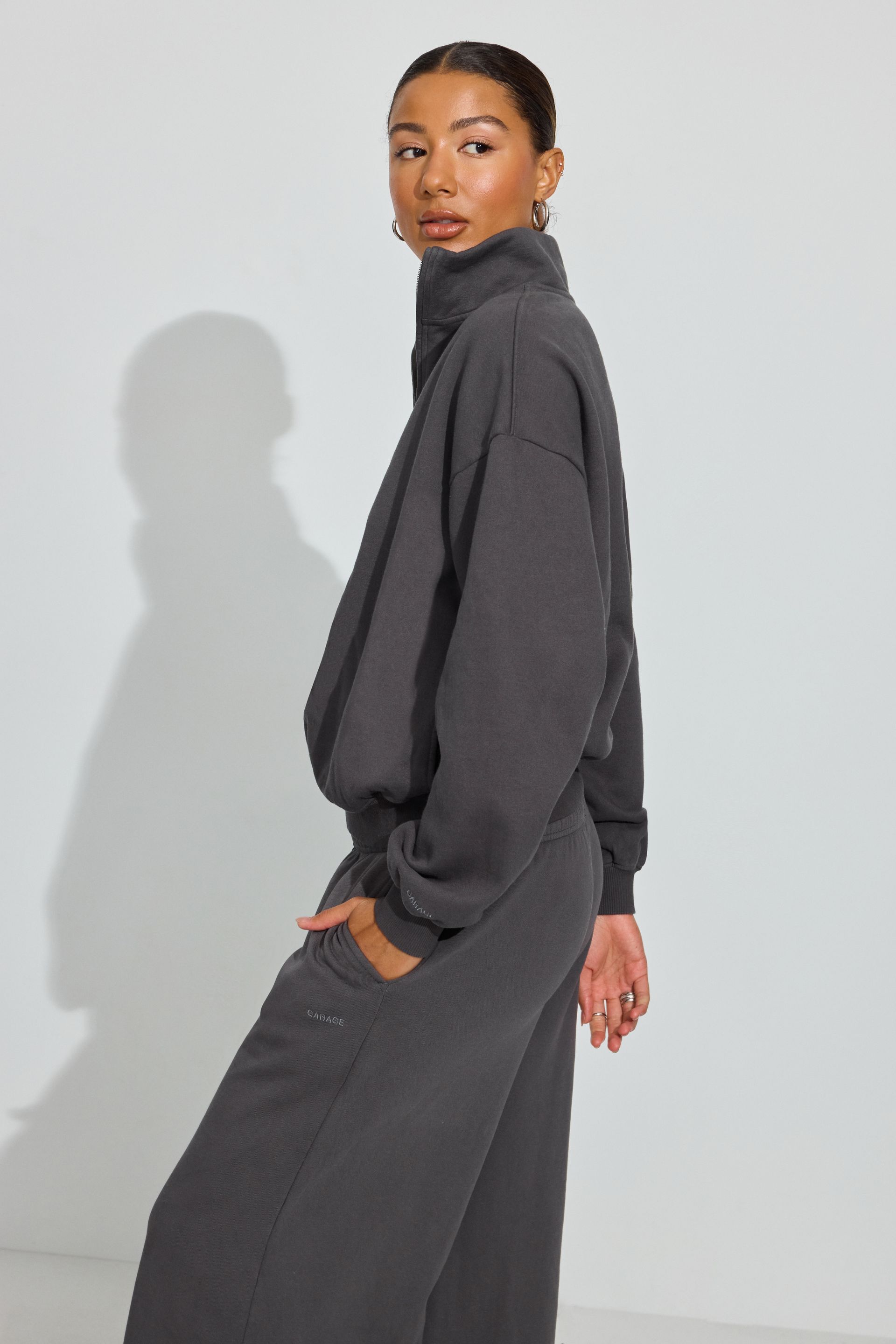 100091830_5GK_1920x2880-7