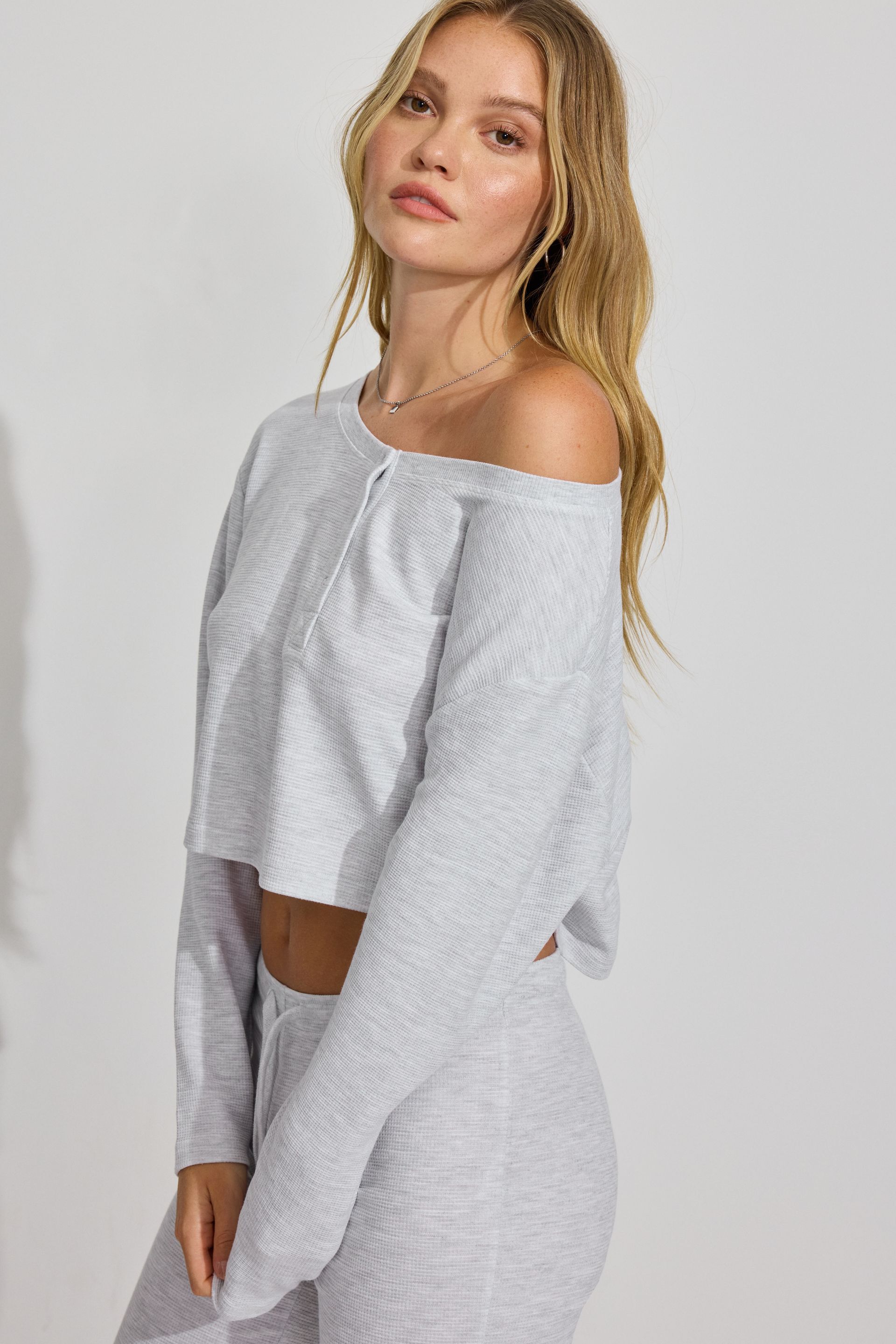 100092655_18X_alt2_1920x2880-1