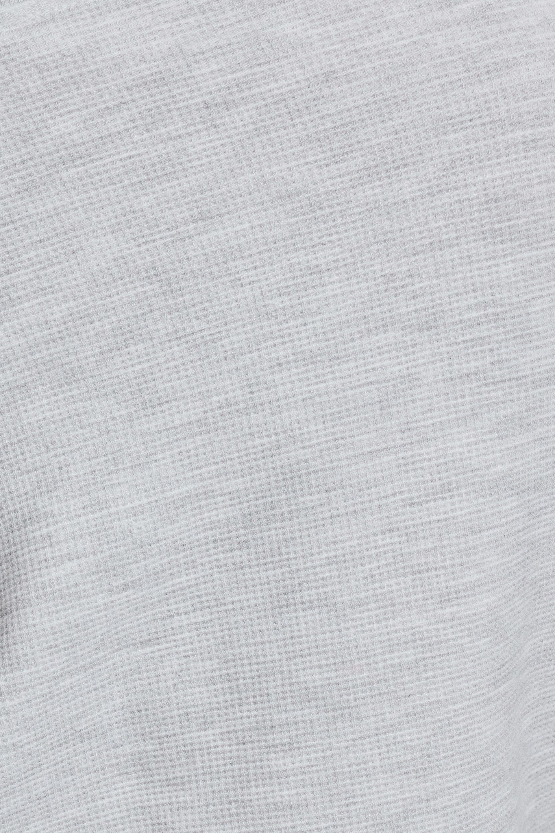 100092655_18X_alt4_1920x2880-7