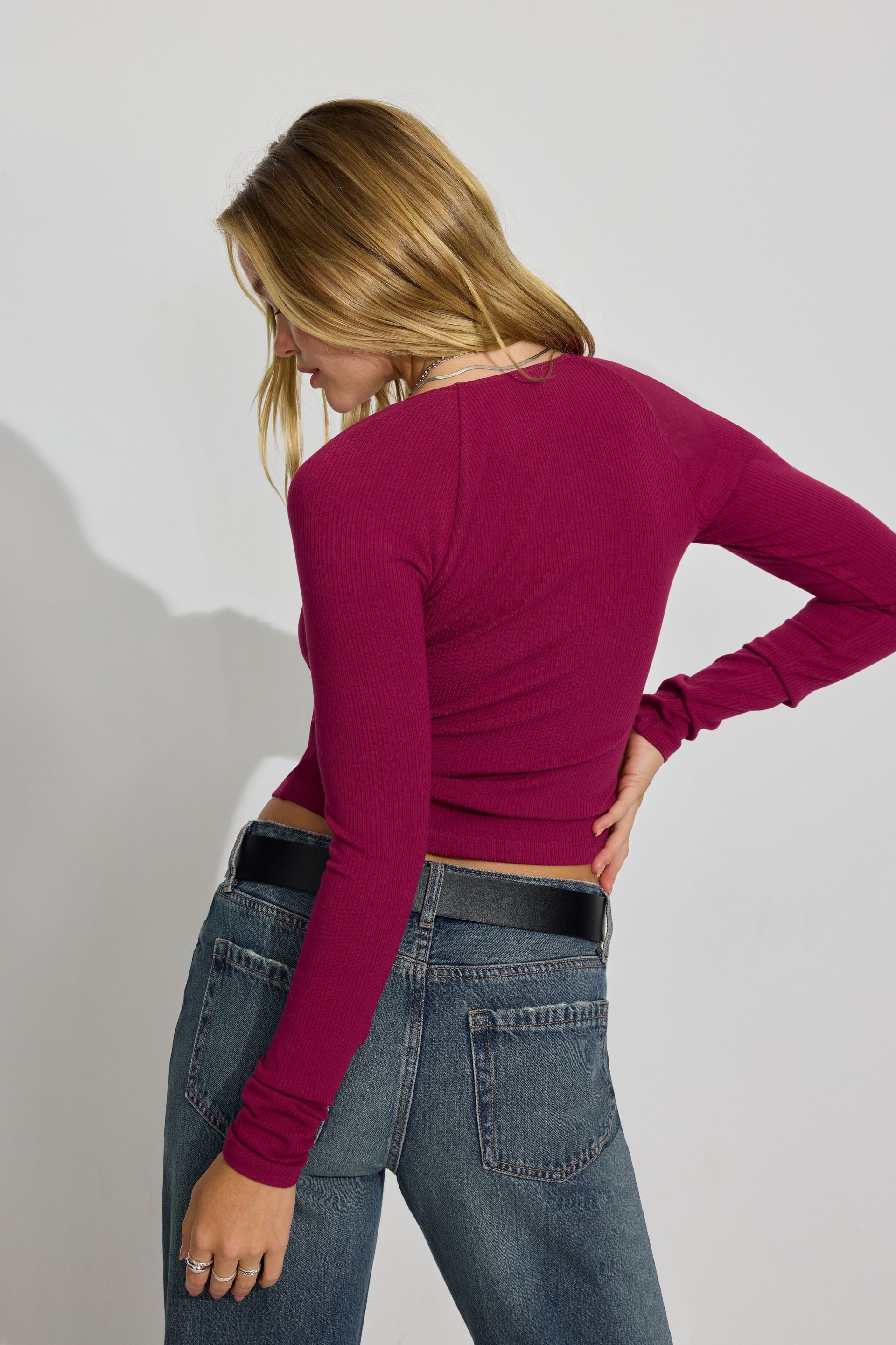 100093002_01D_alt3_1920x2880-3