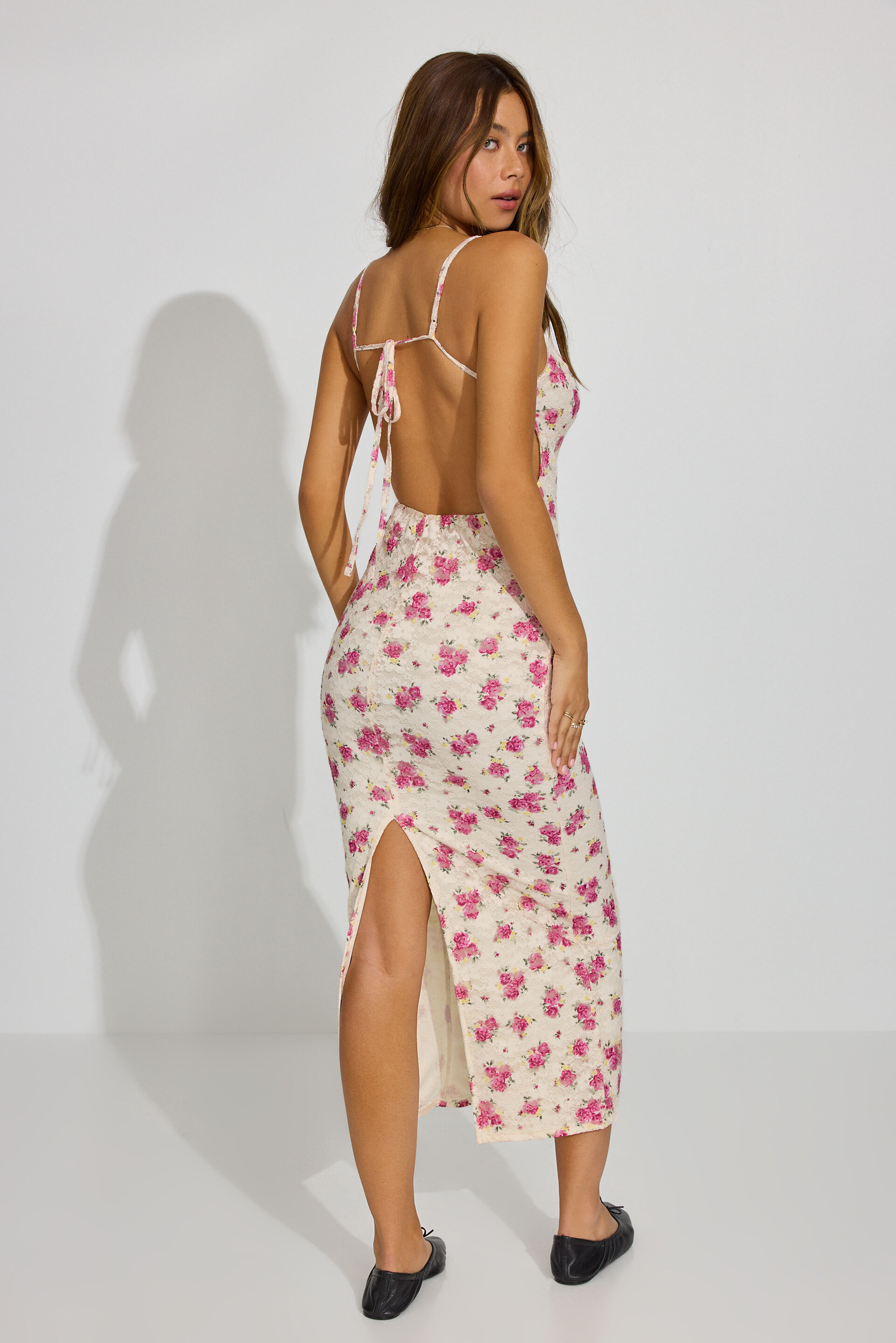 100093516_7XJ_alt2_1920x2880