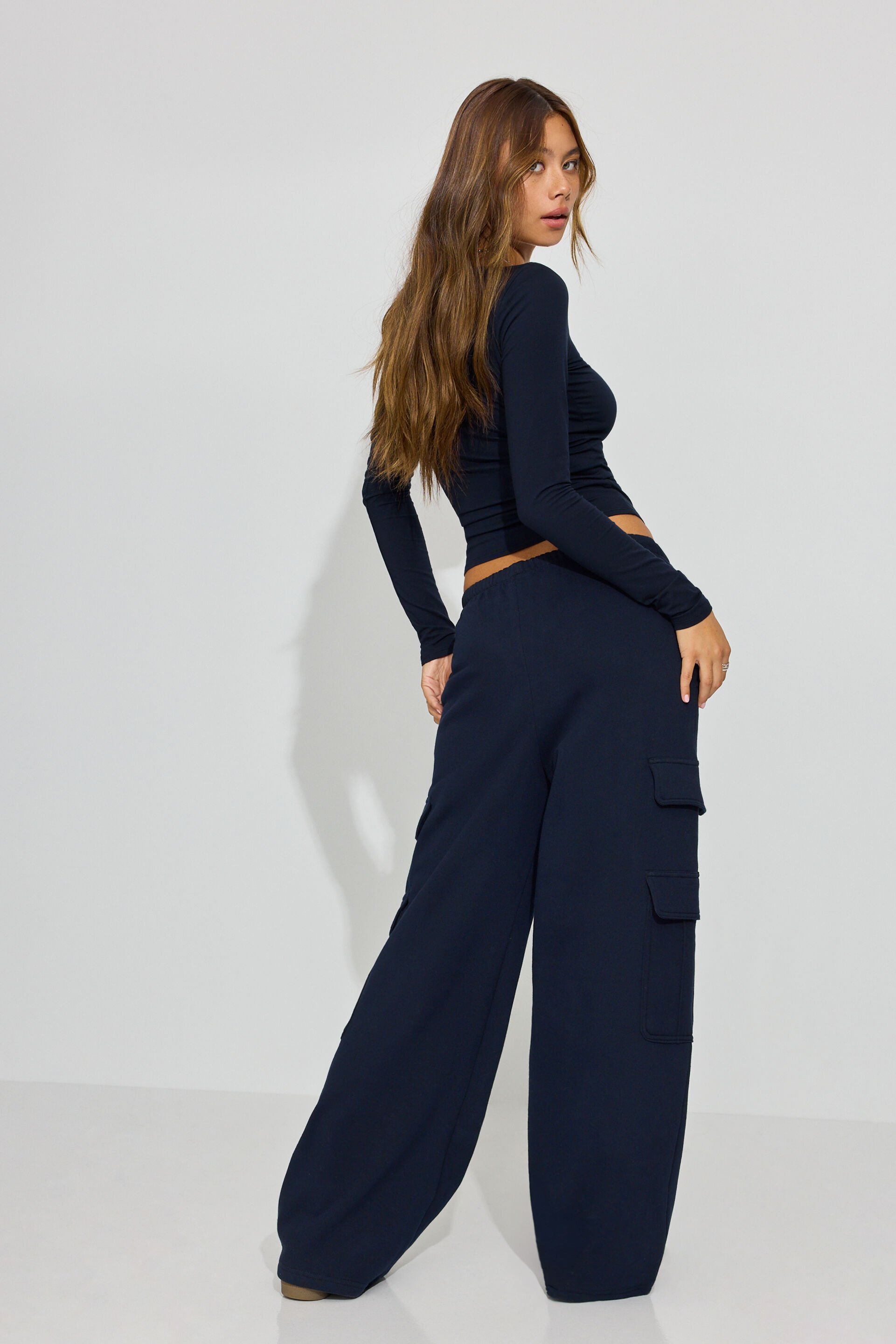 100093590_06G_alt2_1920x2880-1