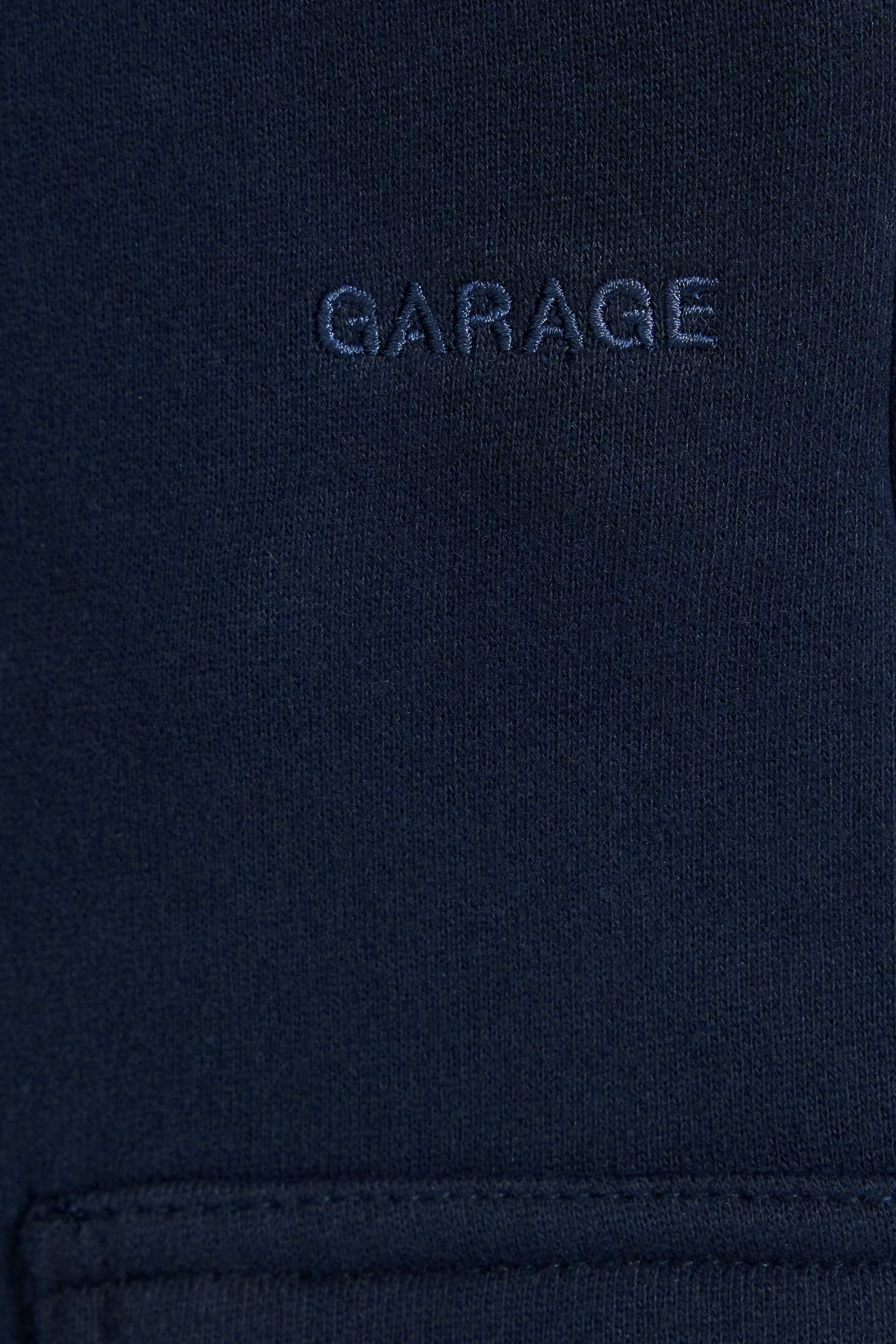 100093590_06G_alt3_1920x2880-1