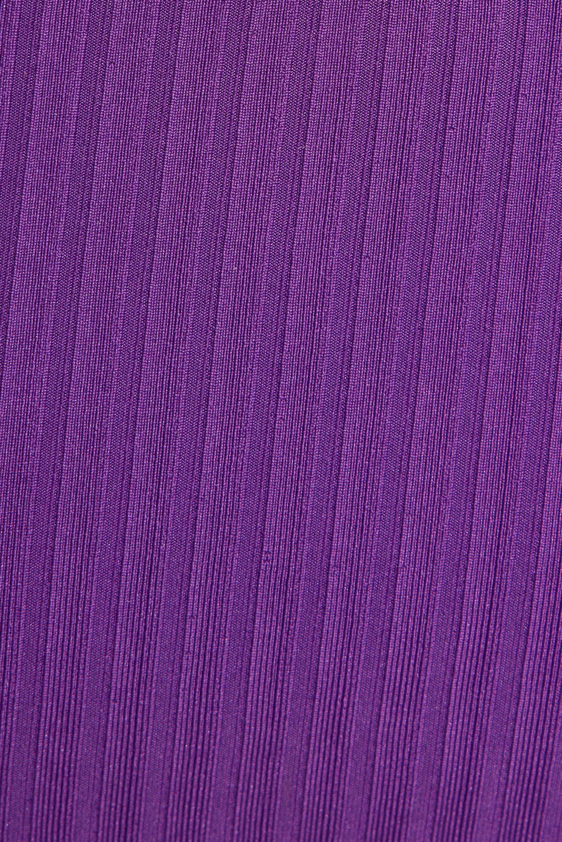 100093999_84D_alt3_1920x2880-1