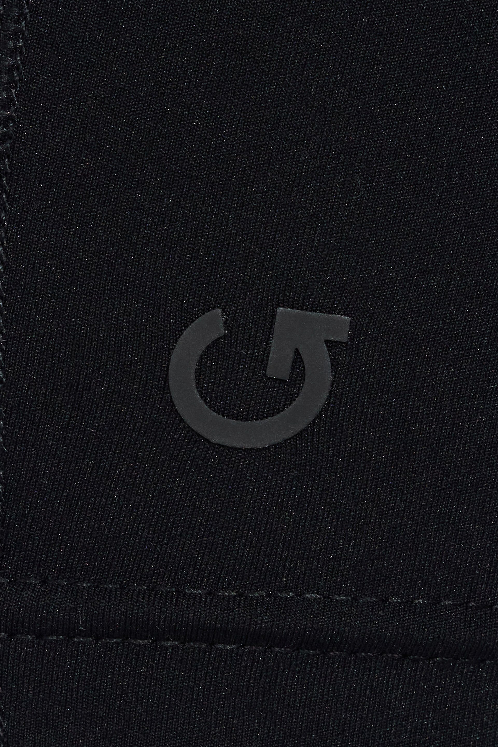 100094173_06V_alt4_1920x2880-3