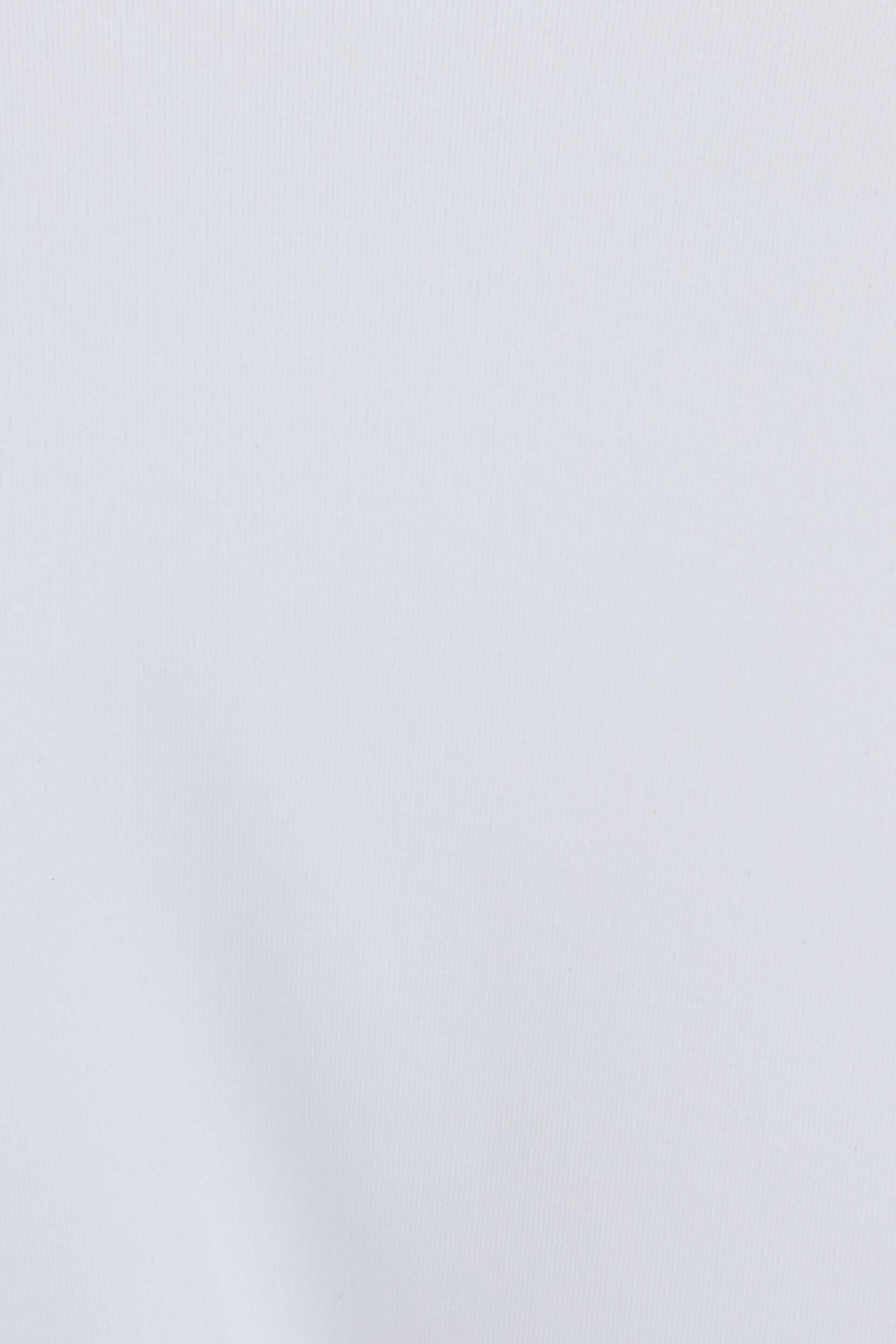 100095185_04N_alt5_1920x2880-1