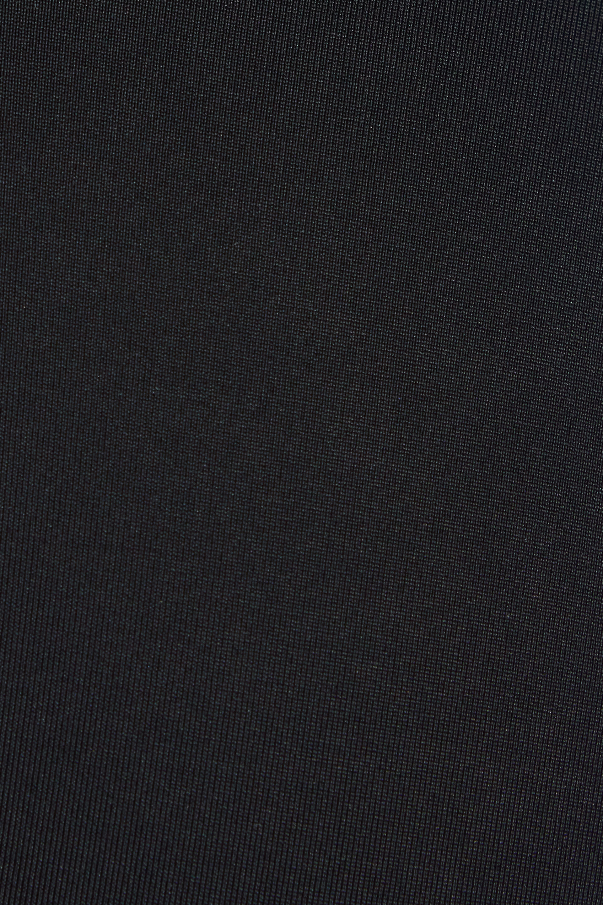 100095185_06V_alt4_1920x2880