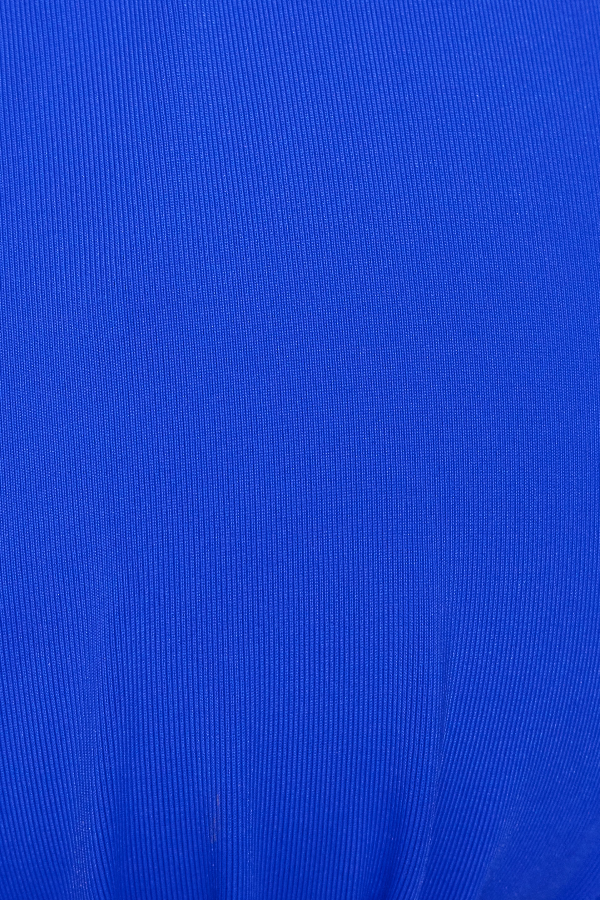 100095185_18A_alt3_1920x2880