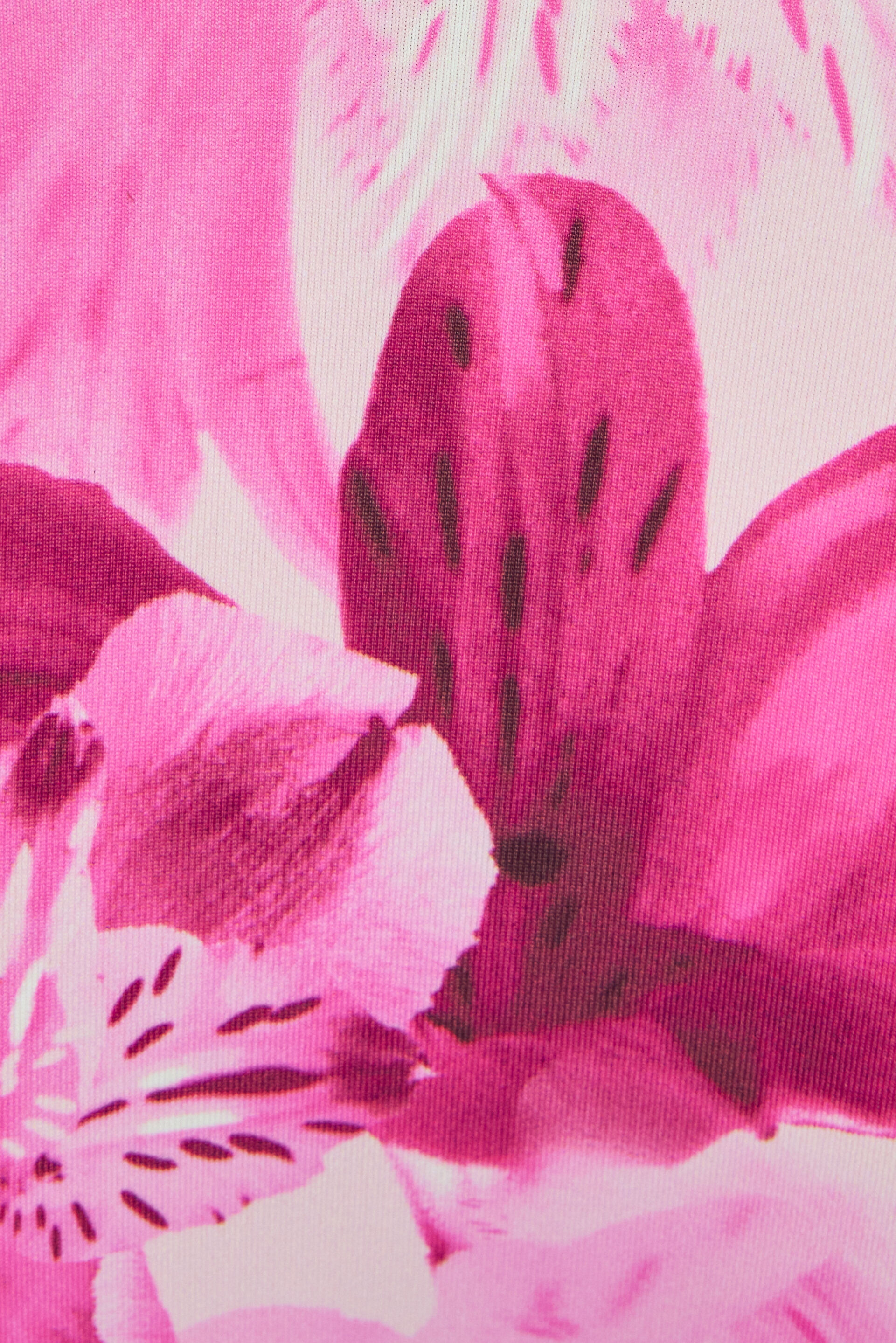 100095185_82J_alt3_1920x2880