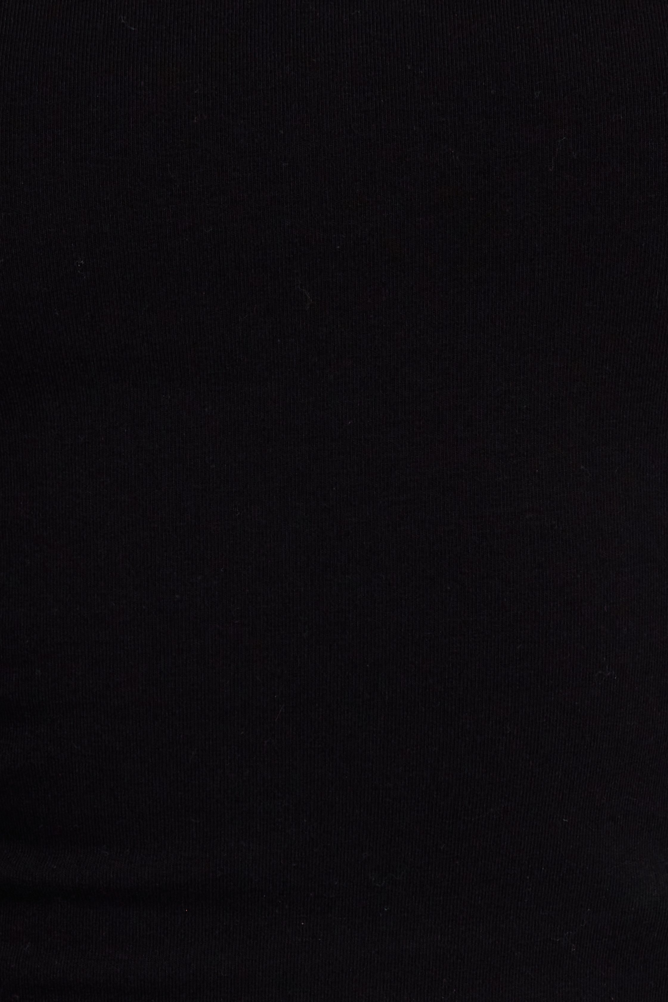 100095588_06V_alt4_1920x2880