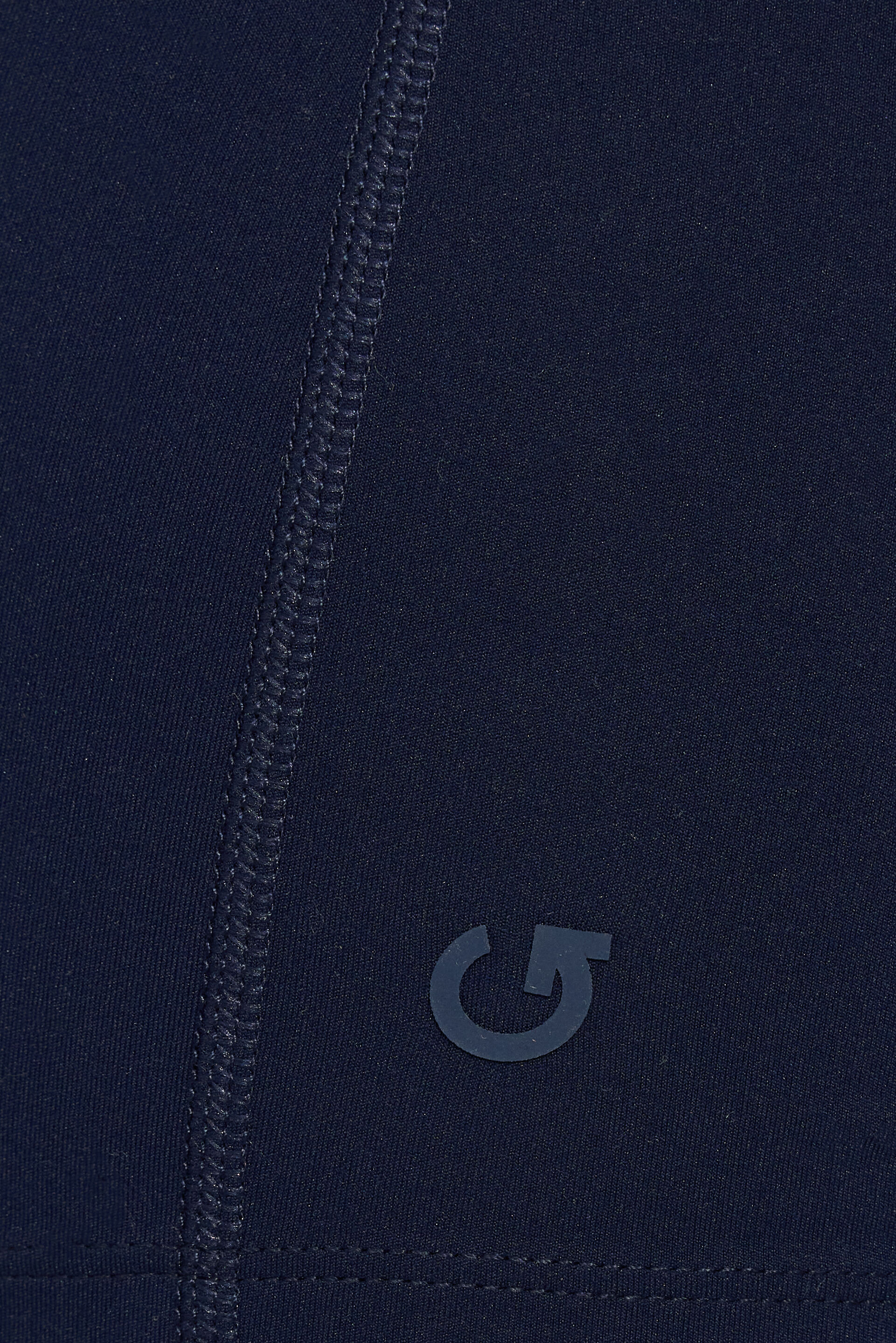 100095714_06G_alt4_1920x2880