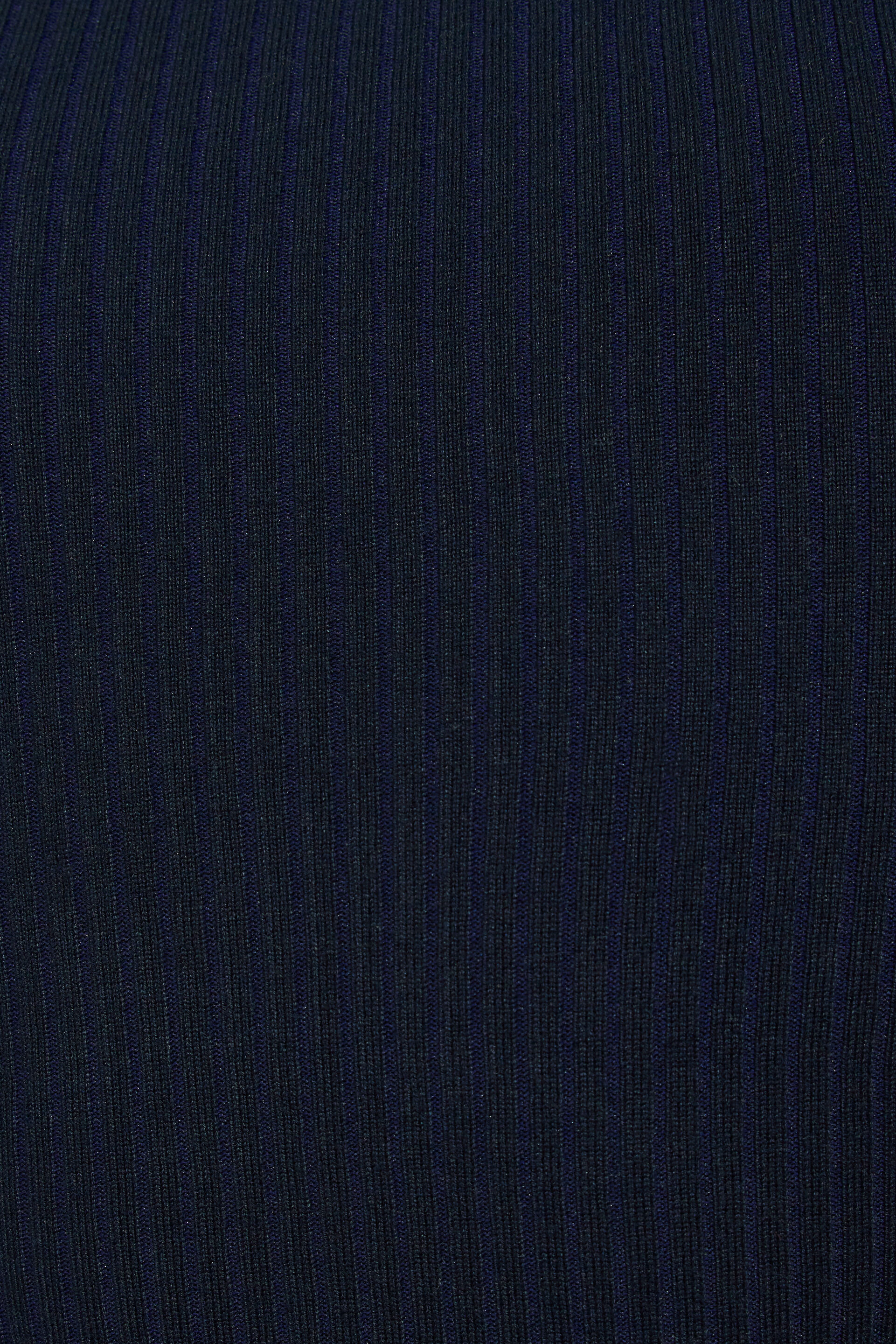 100095765_06G_alt4_1920x2880-1