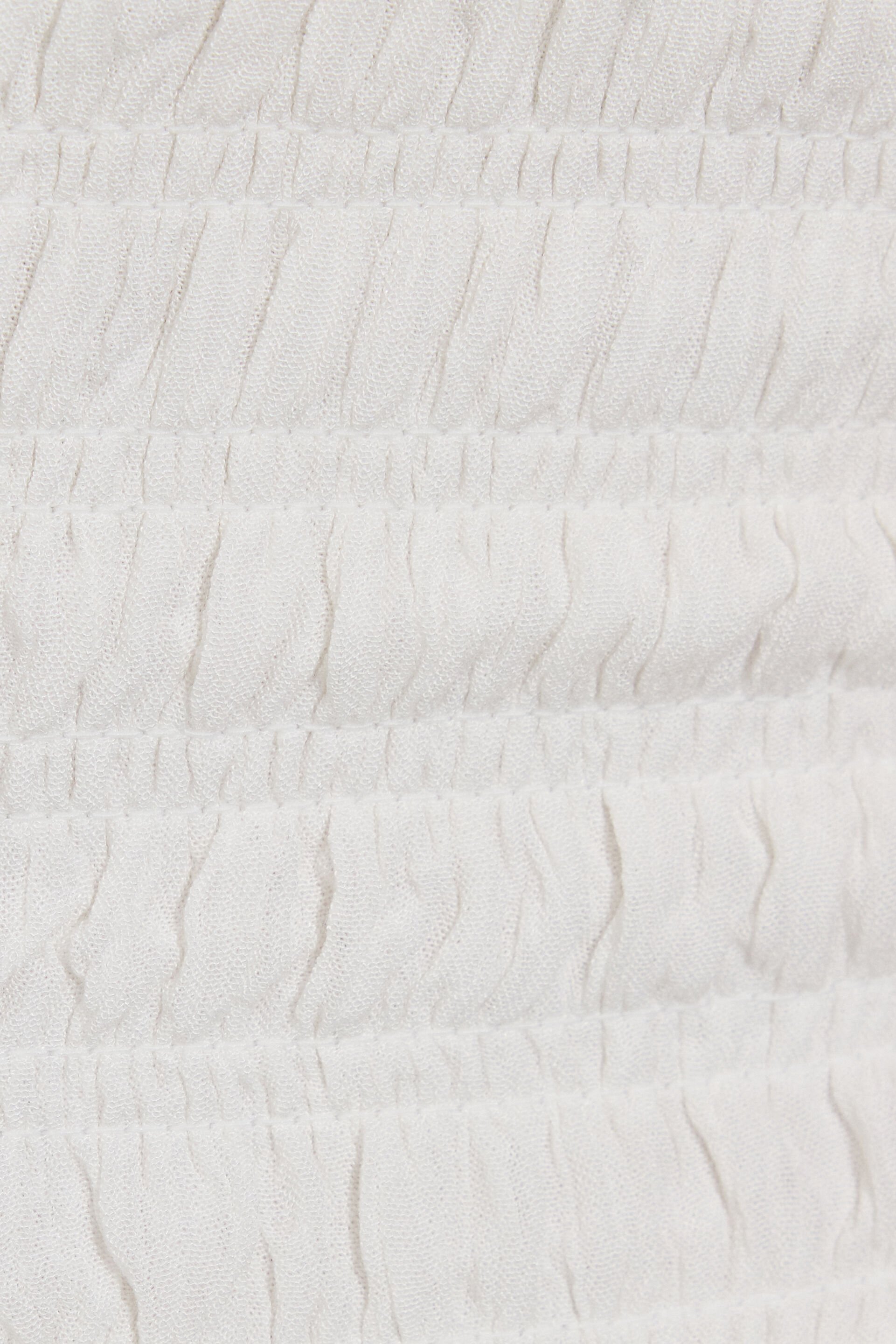 100095995_03G_alt6_1920x2880-1