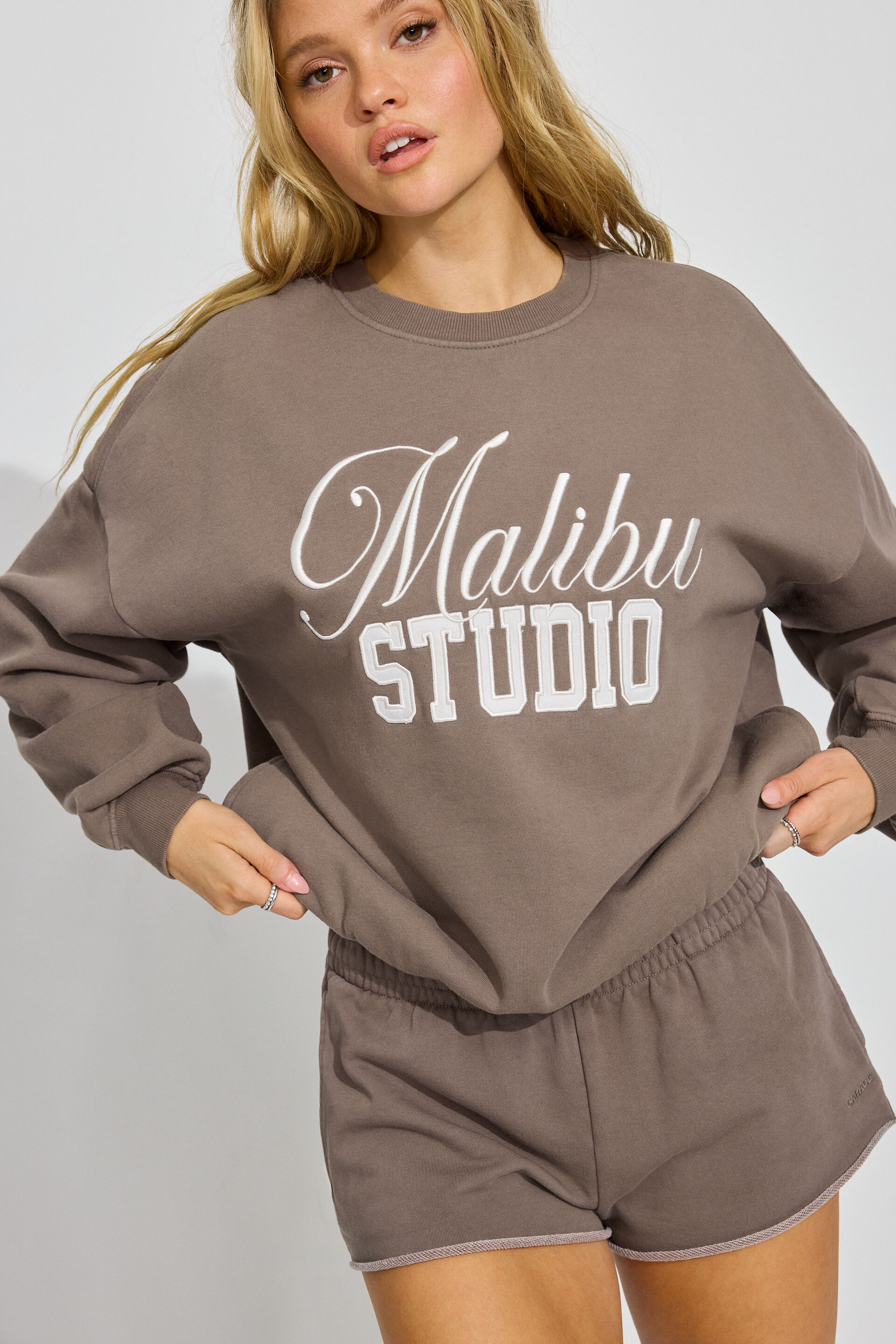 100097134_85V_alt1_1920x2880-1