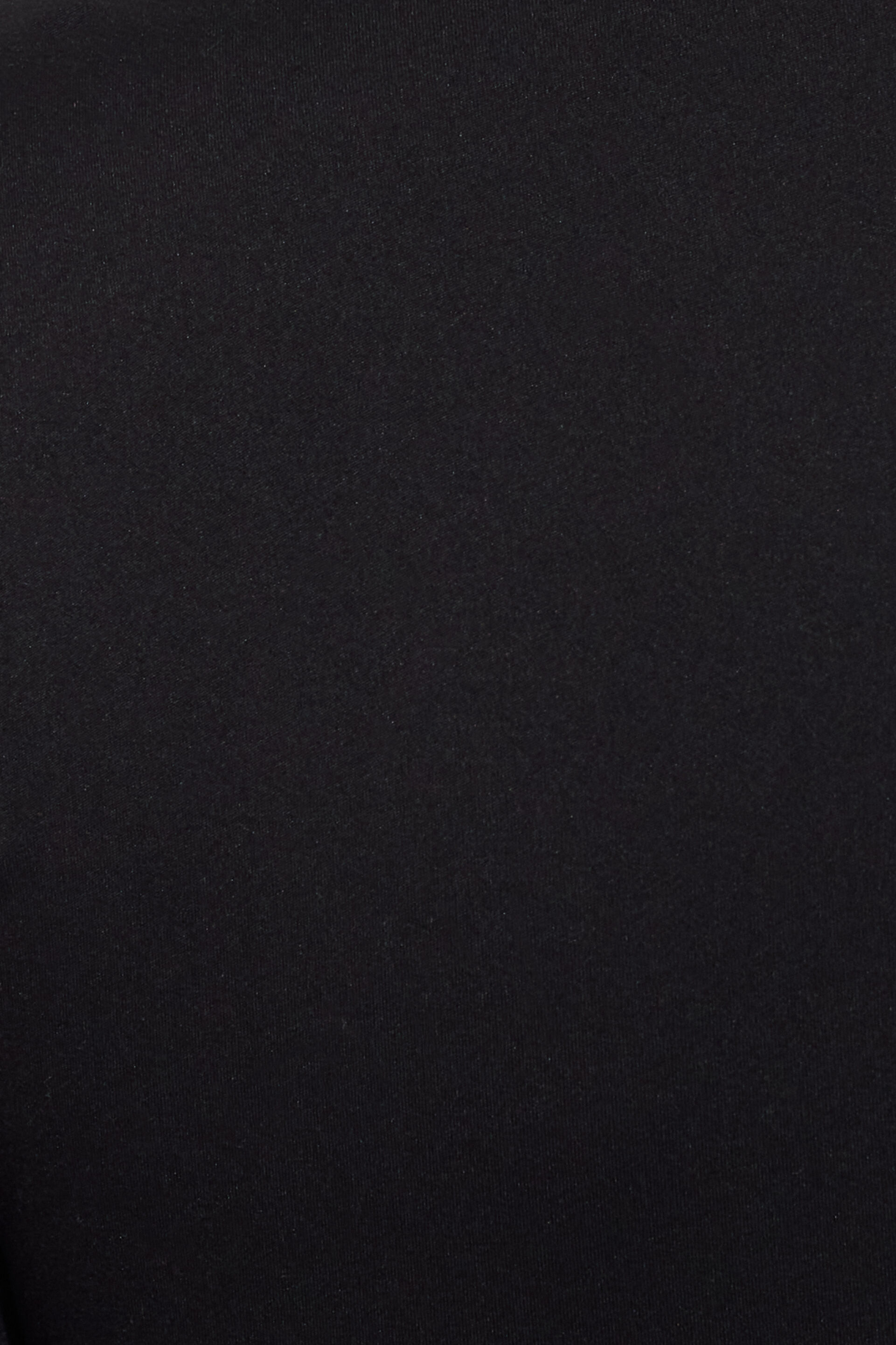 100097588_06V_alt3_1920x2880-3