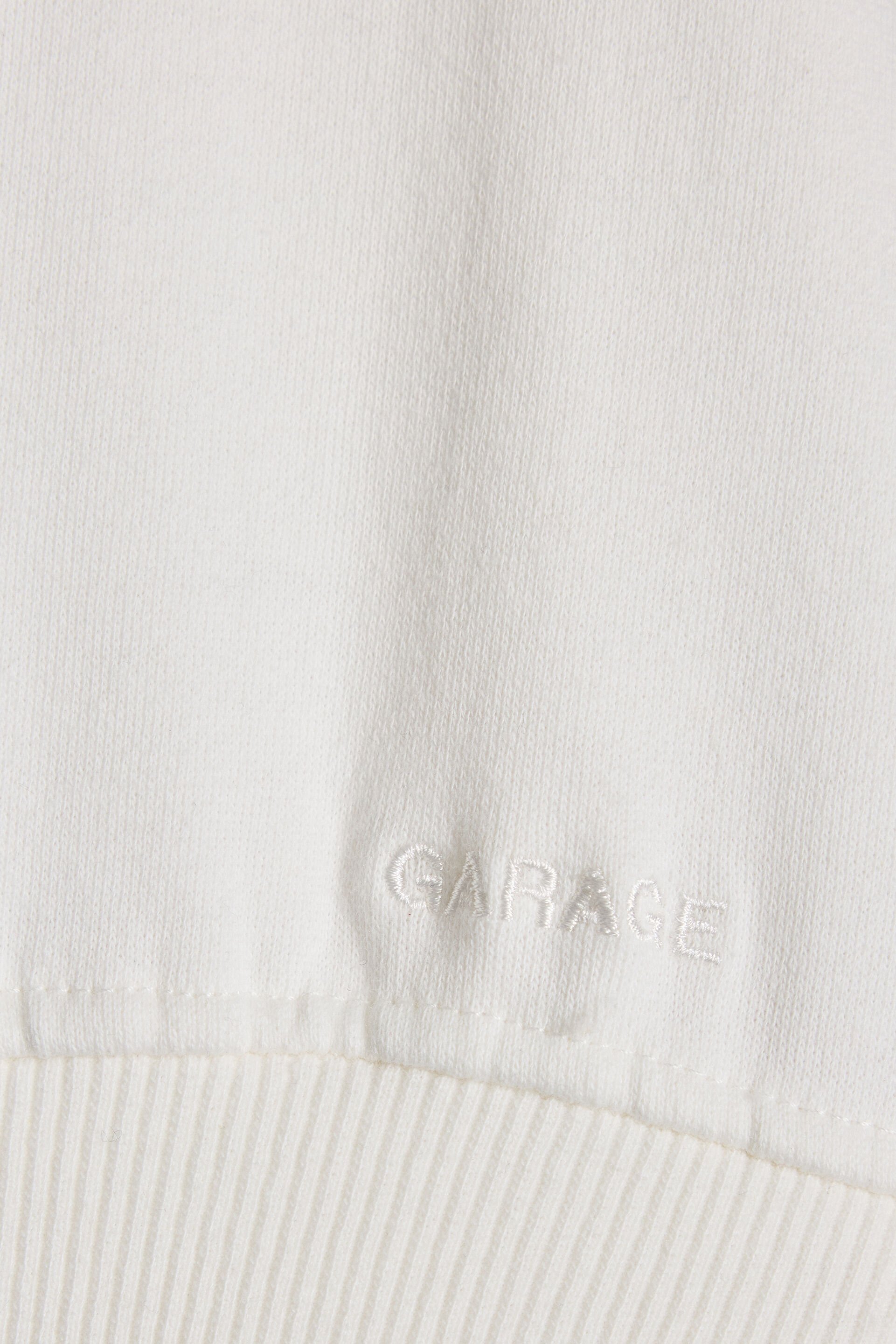 100097792_03G_alt5_1920x2880-9