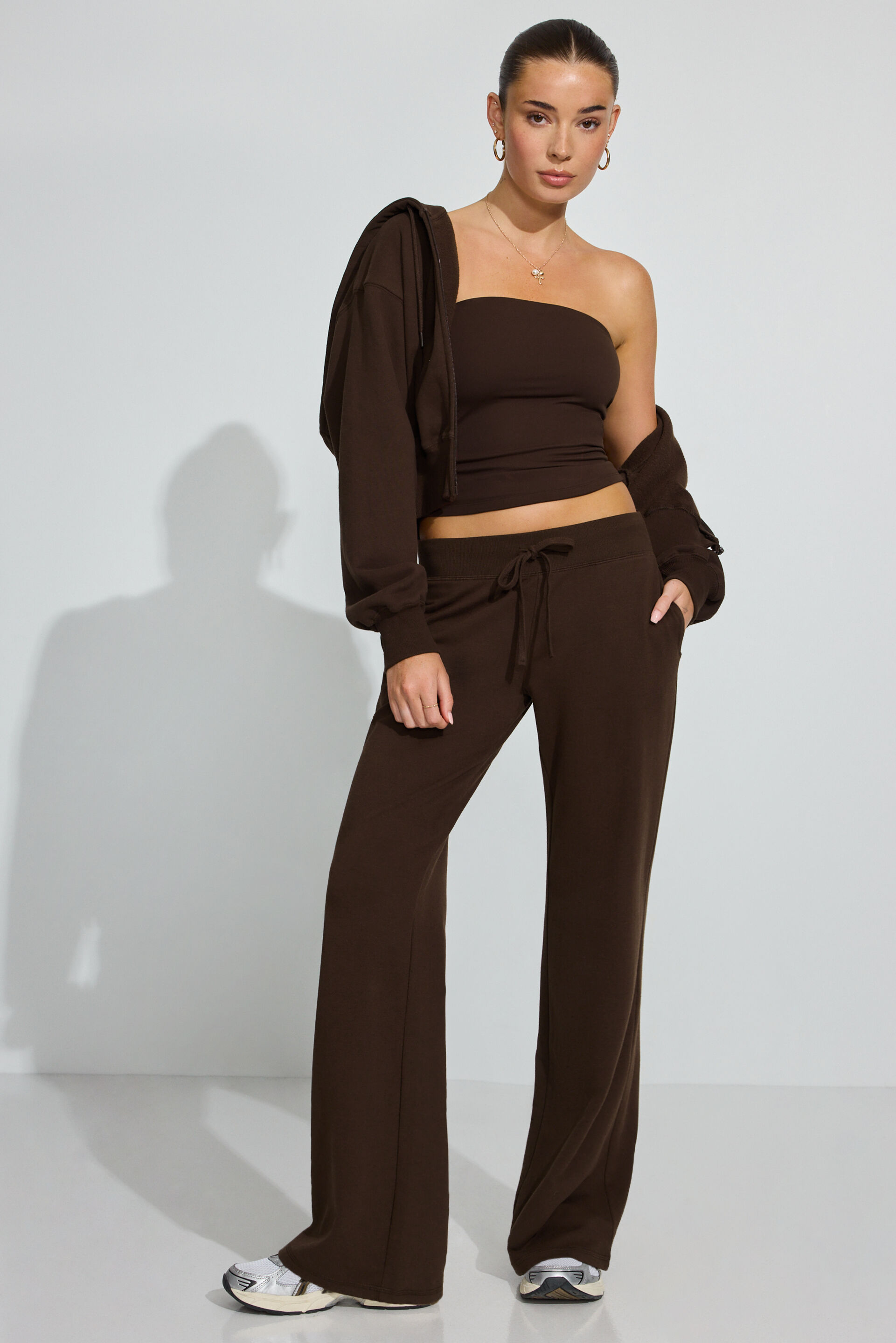 100098016_4DD_1920x2880-2