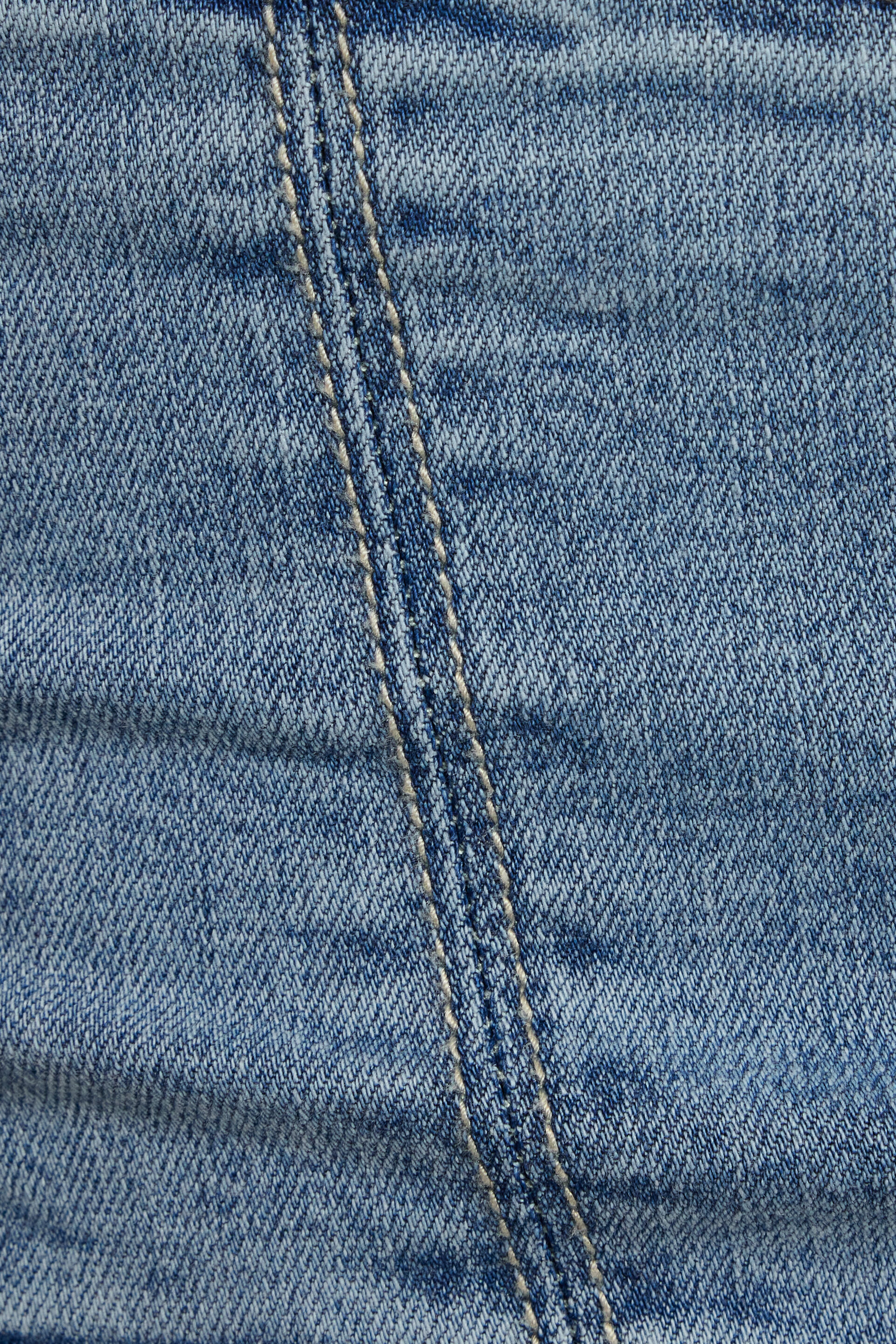 100098296_07K_alt5_1920x2880-6