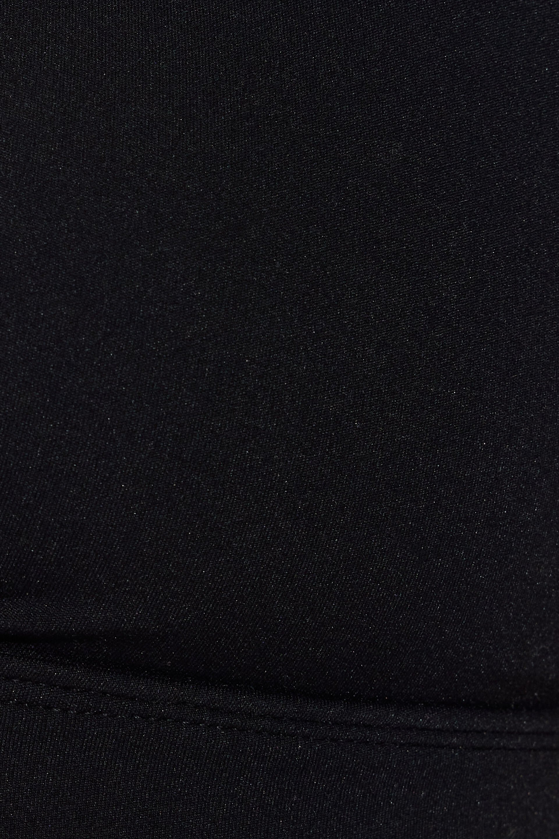 100098365_06V_alt4_1920x2880