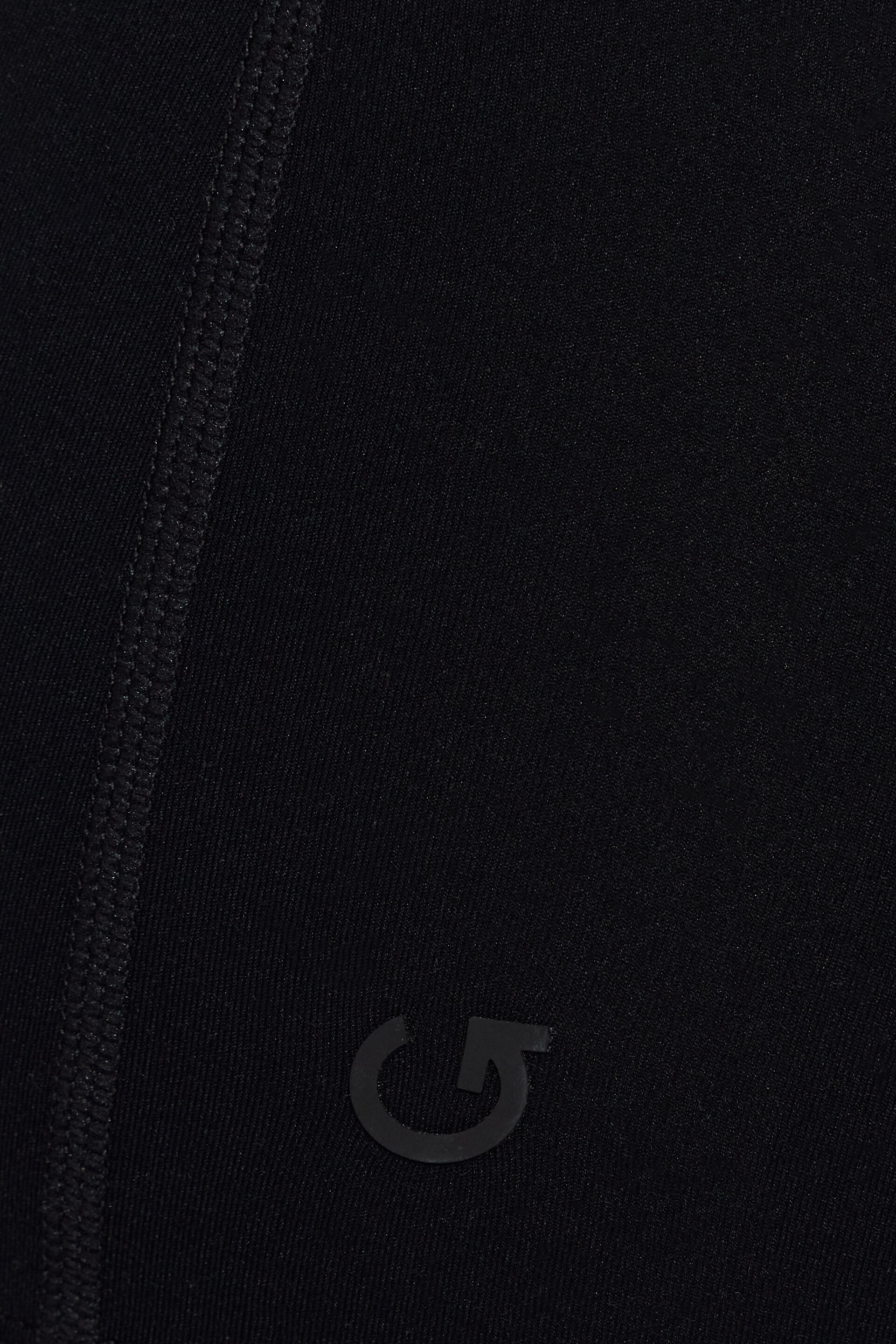 100098404_06V_alt4_1920x2880