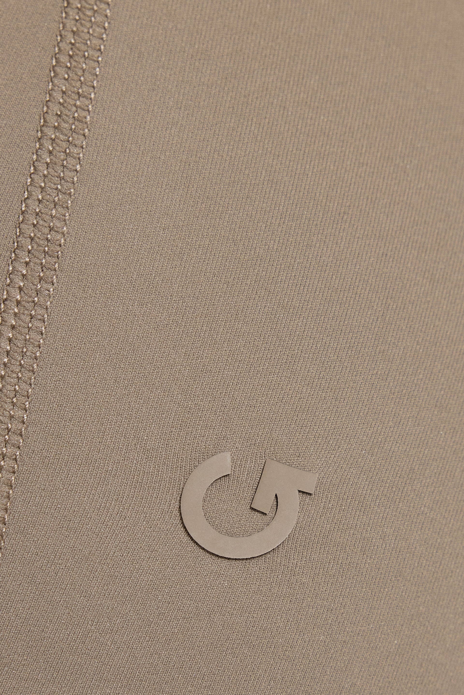 100098404_7YD_alt4_1920x2880