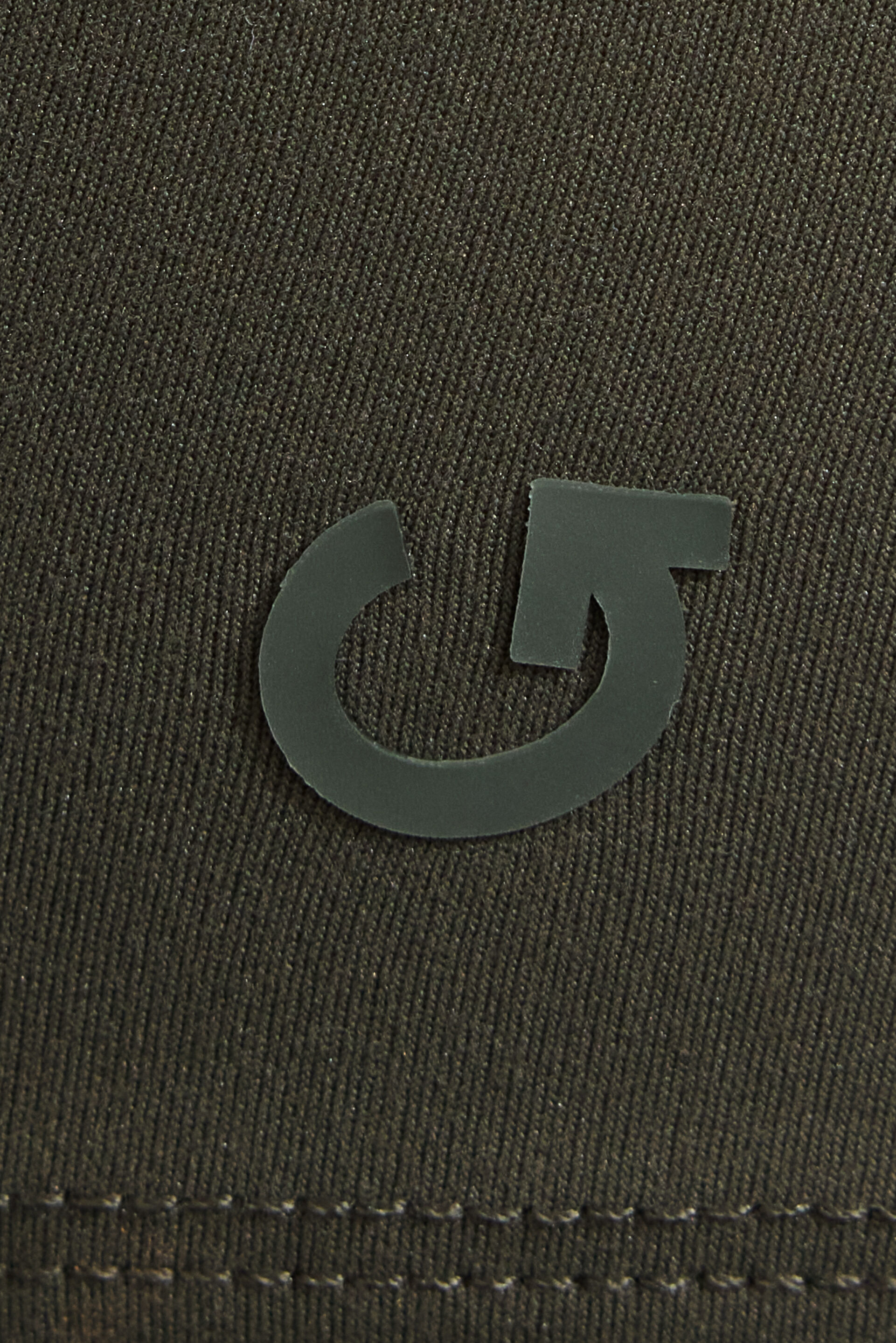 100098404_8AI_alt3_1920x2880-2