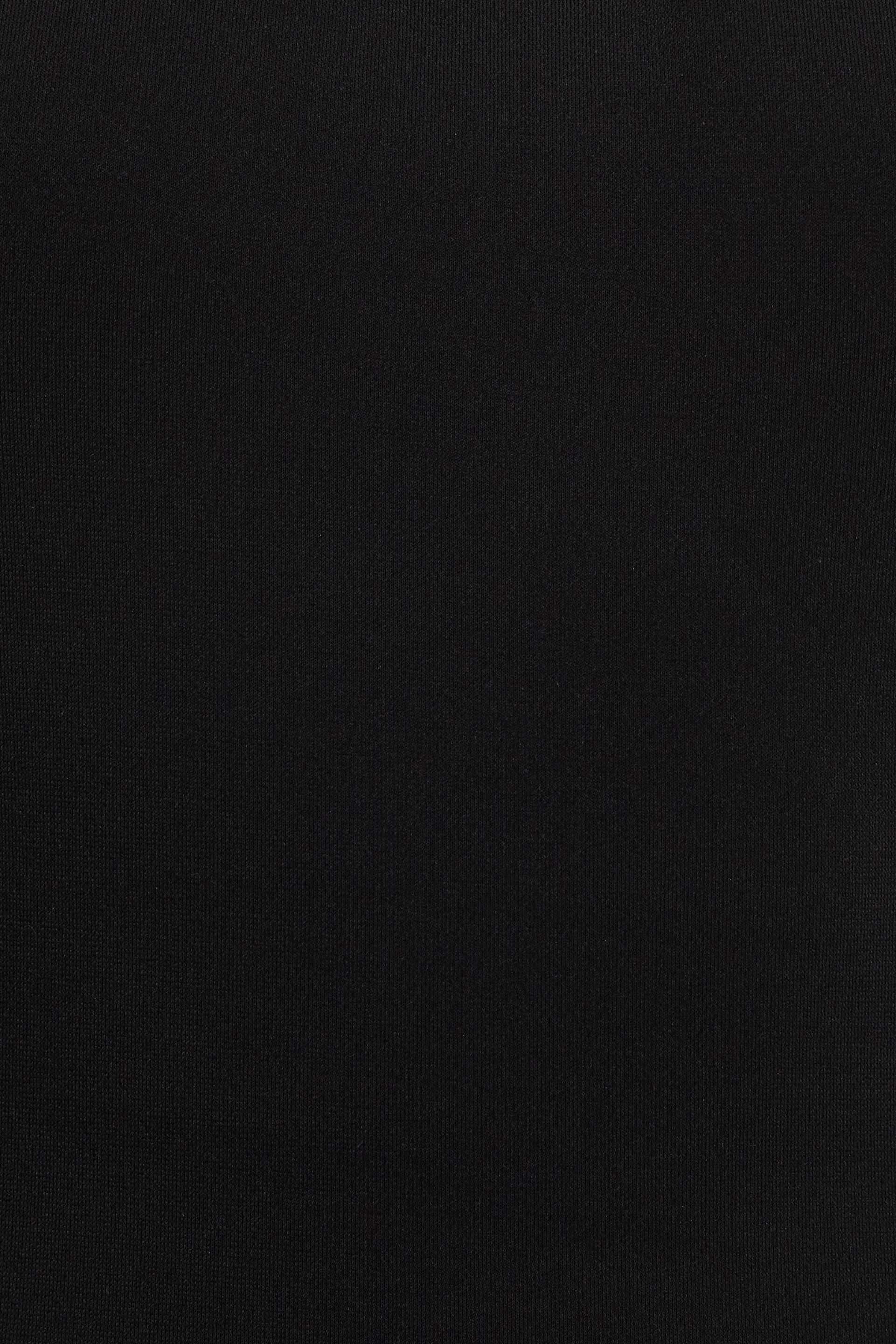 100098738_06V_alt4_1920x2880-1