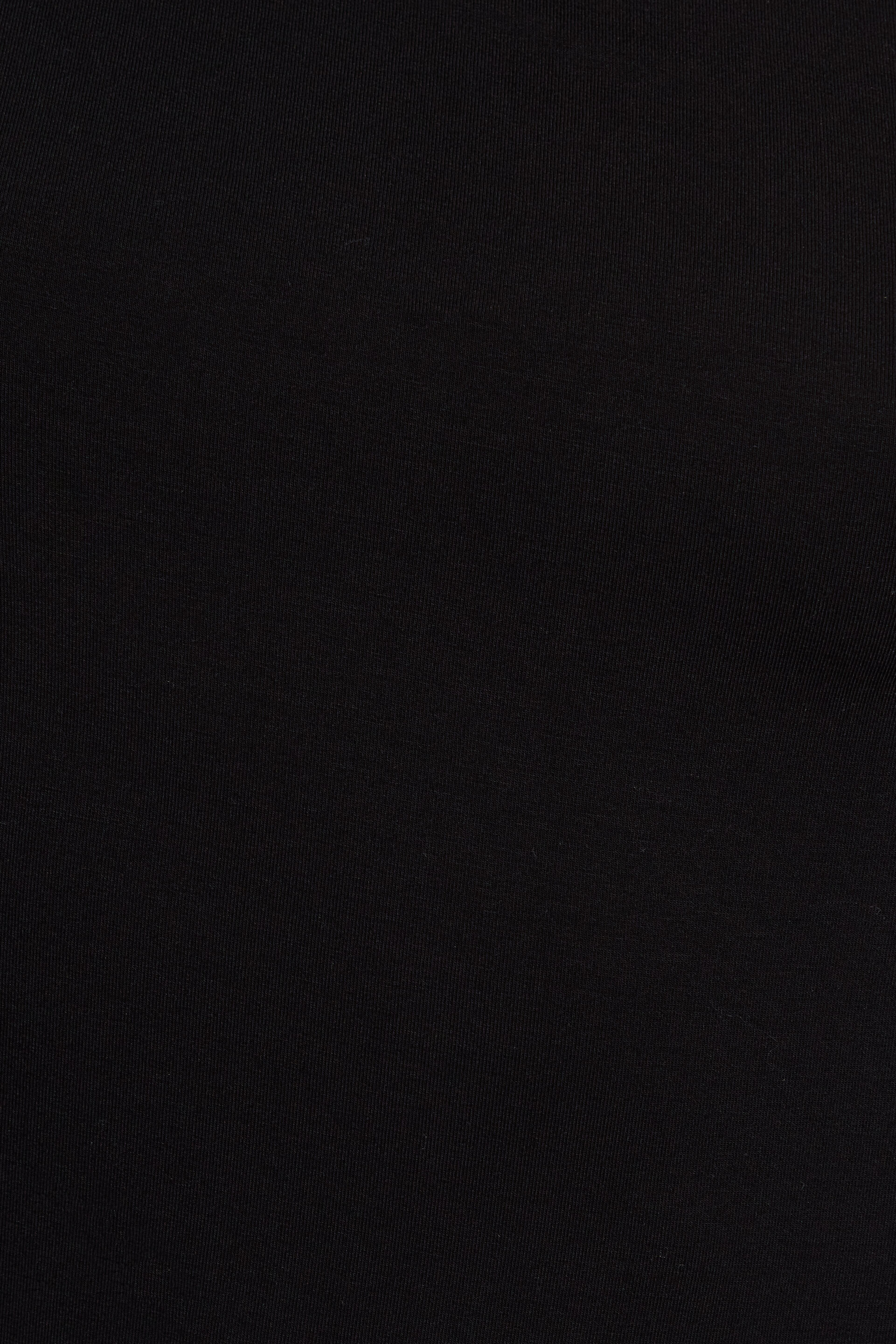 100098740_06V_alt3_1920x2880