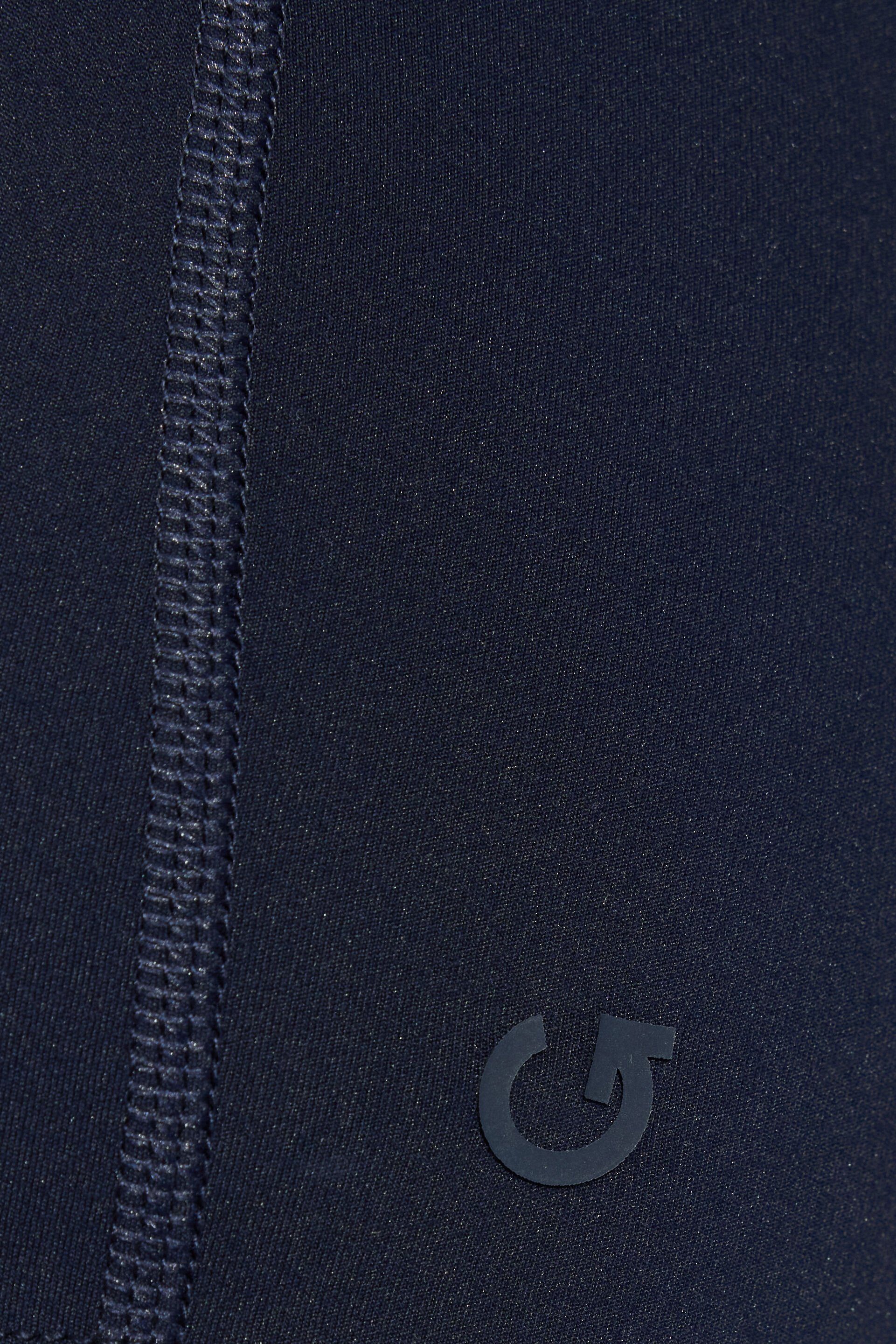 100098759_06G_alt4_1920x2880