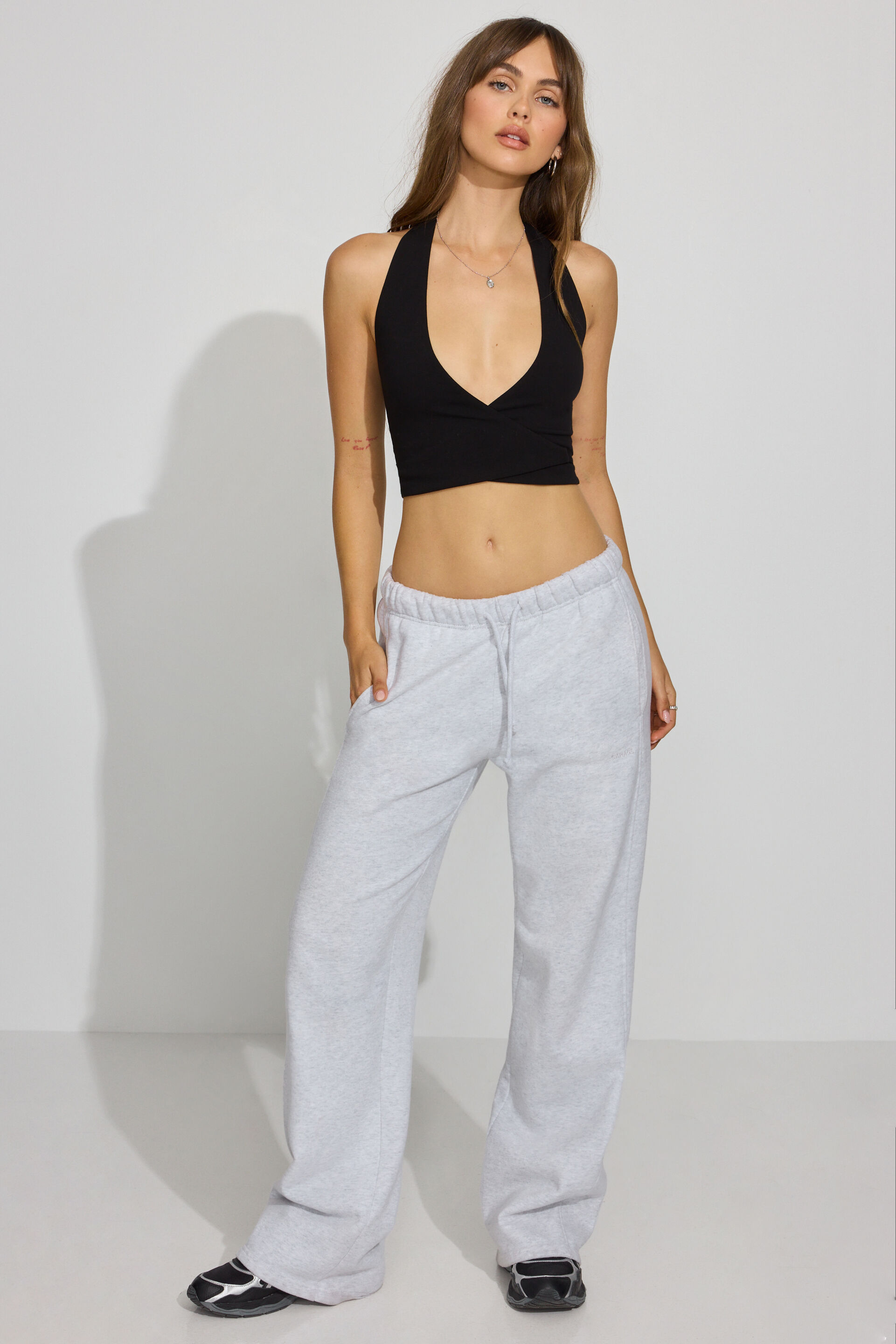 100098992_06V_alt1_1920x2880