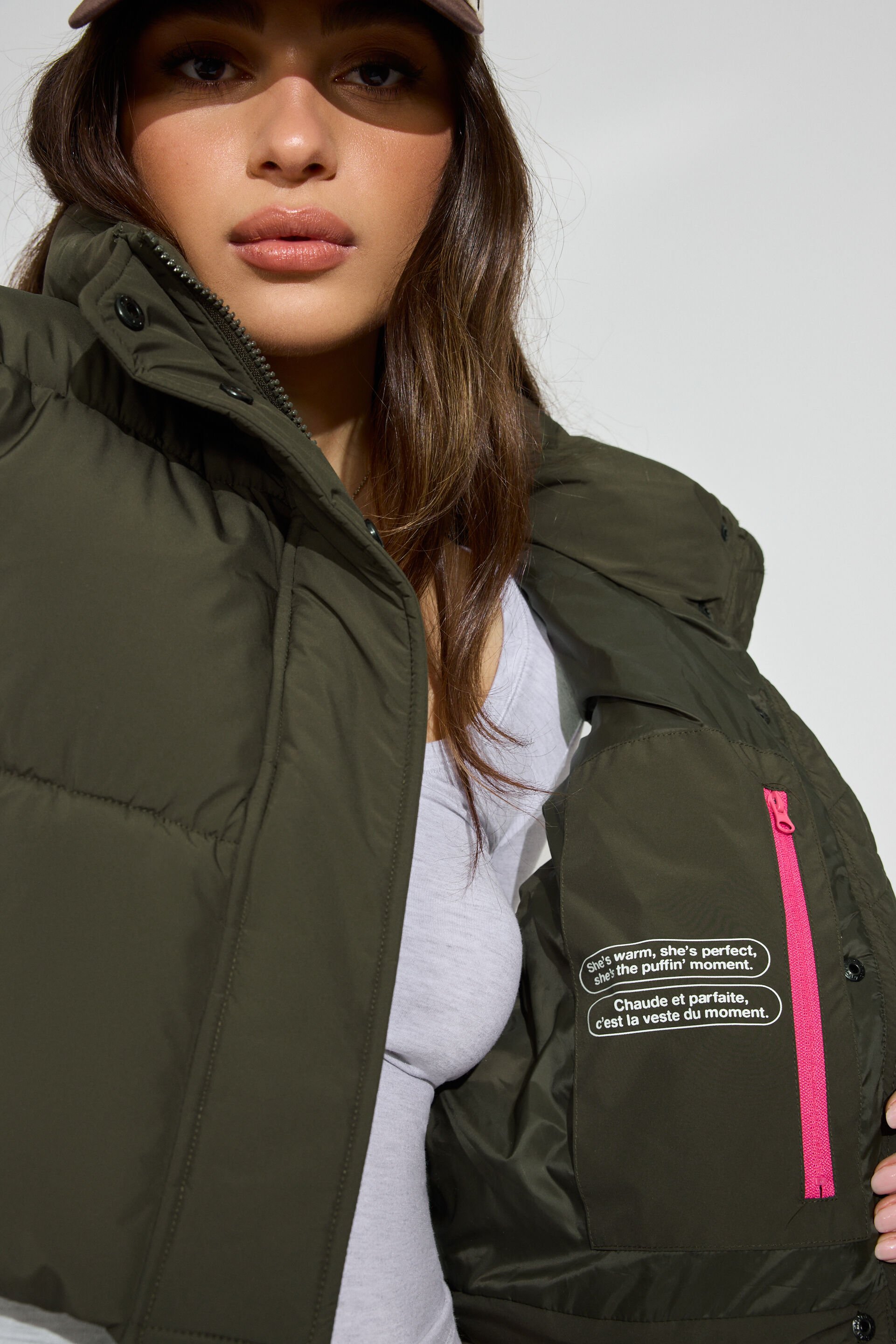 100099012_3A7_alt5_1920x2880-1