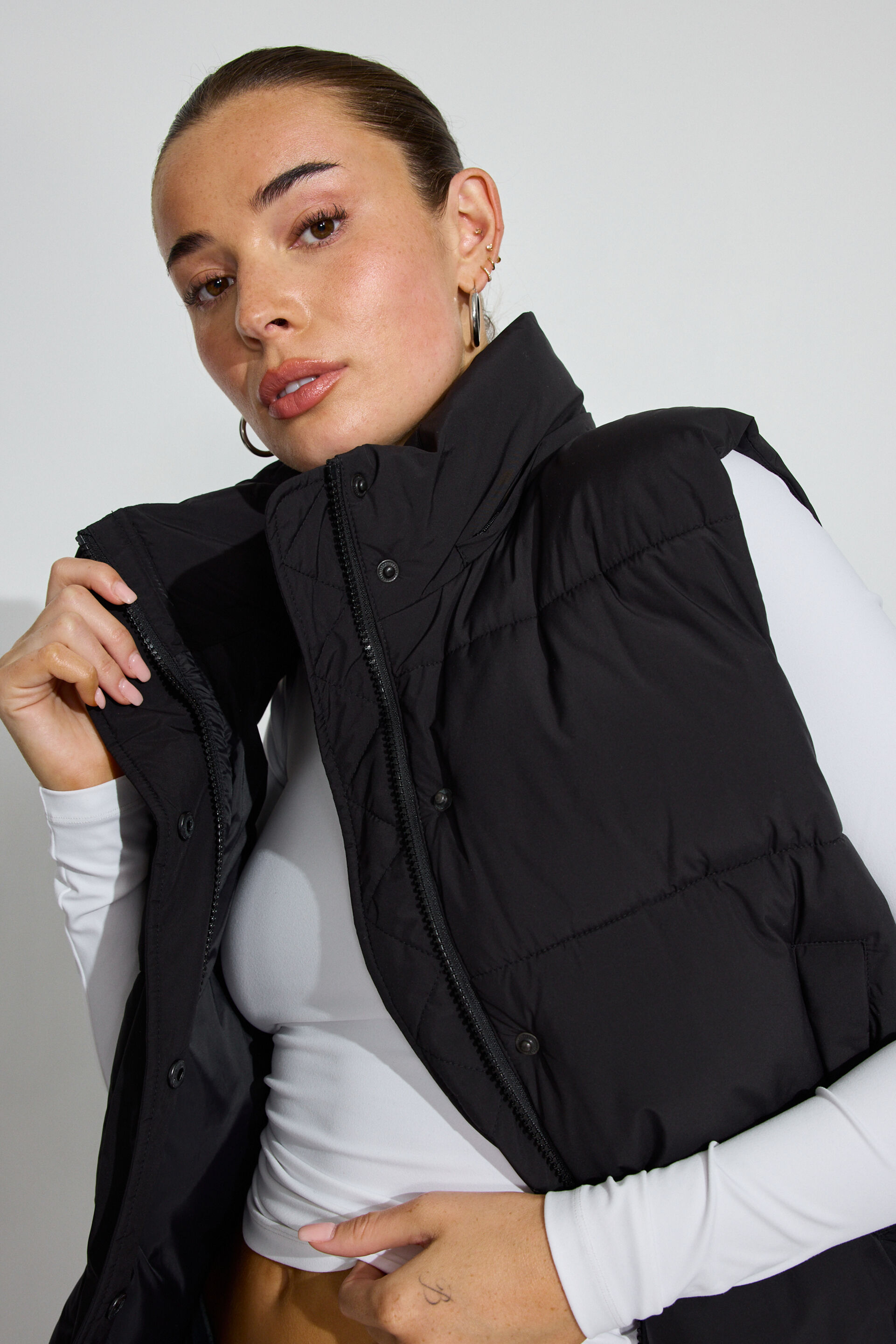 100099020_06V_alt2_1920x2880