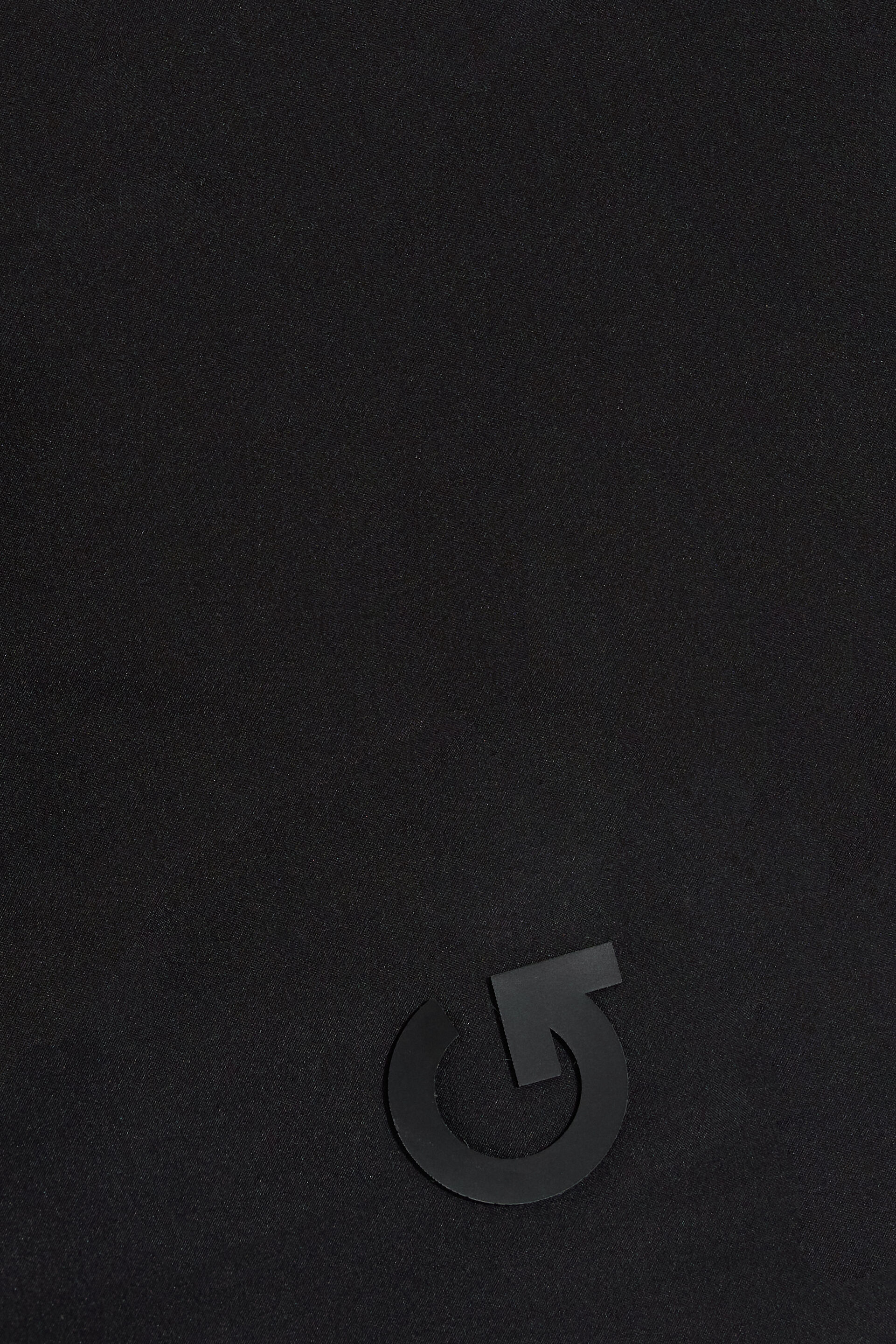 100099020_06V_alt5_1920x2880