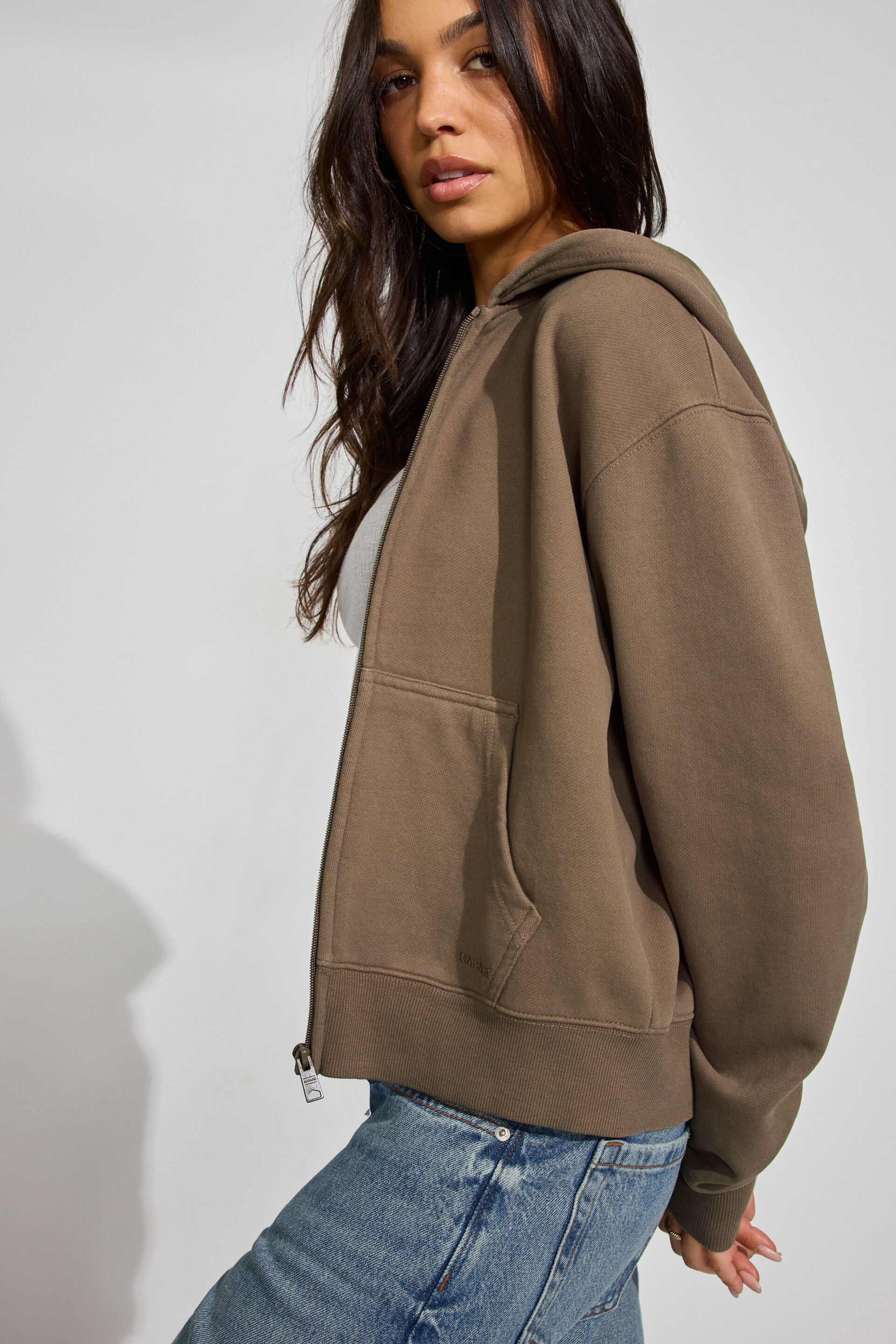 100099416_84G_alt1_1920x2880-5