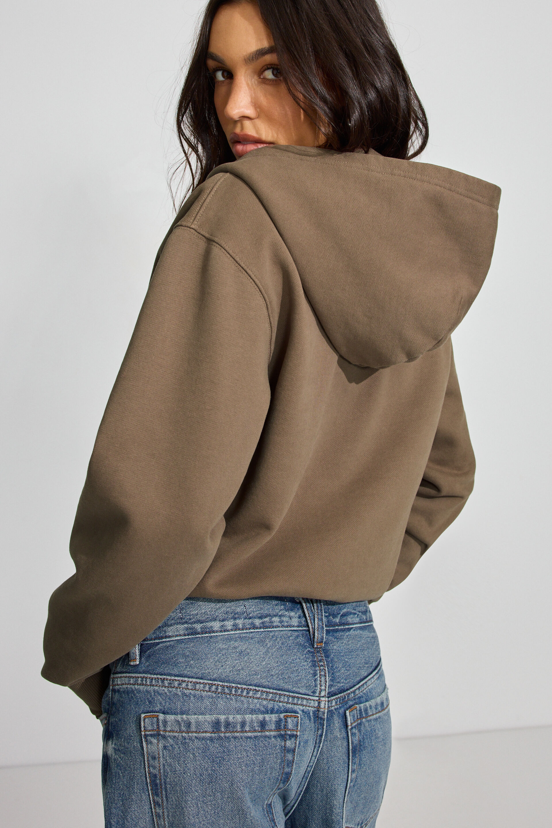 100099416_84G_alt3_1920x2880-5