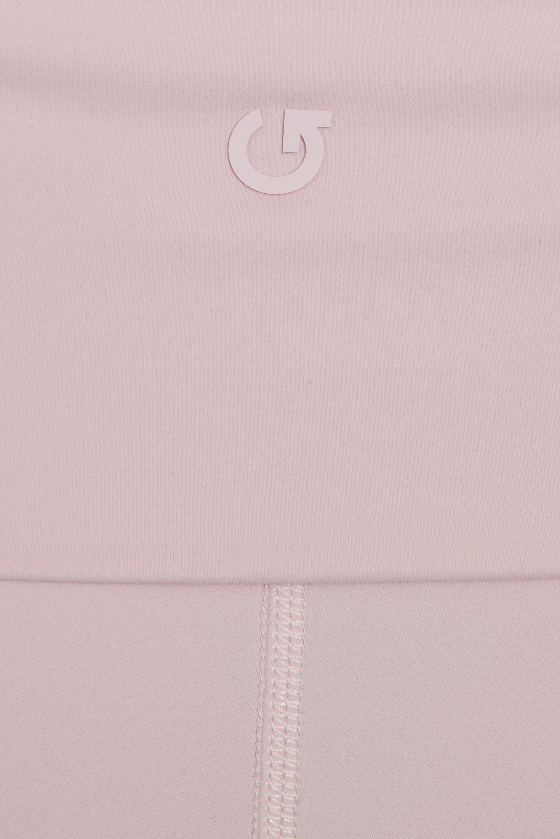 100099440_01K_alt3_1920x2880