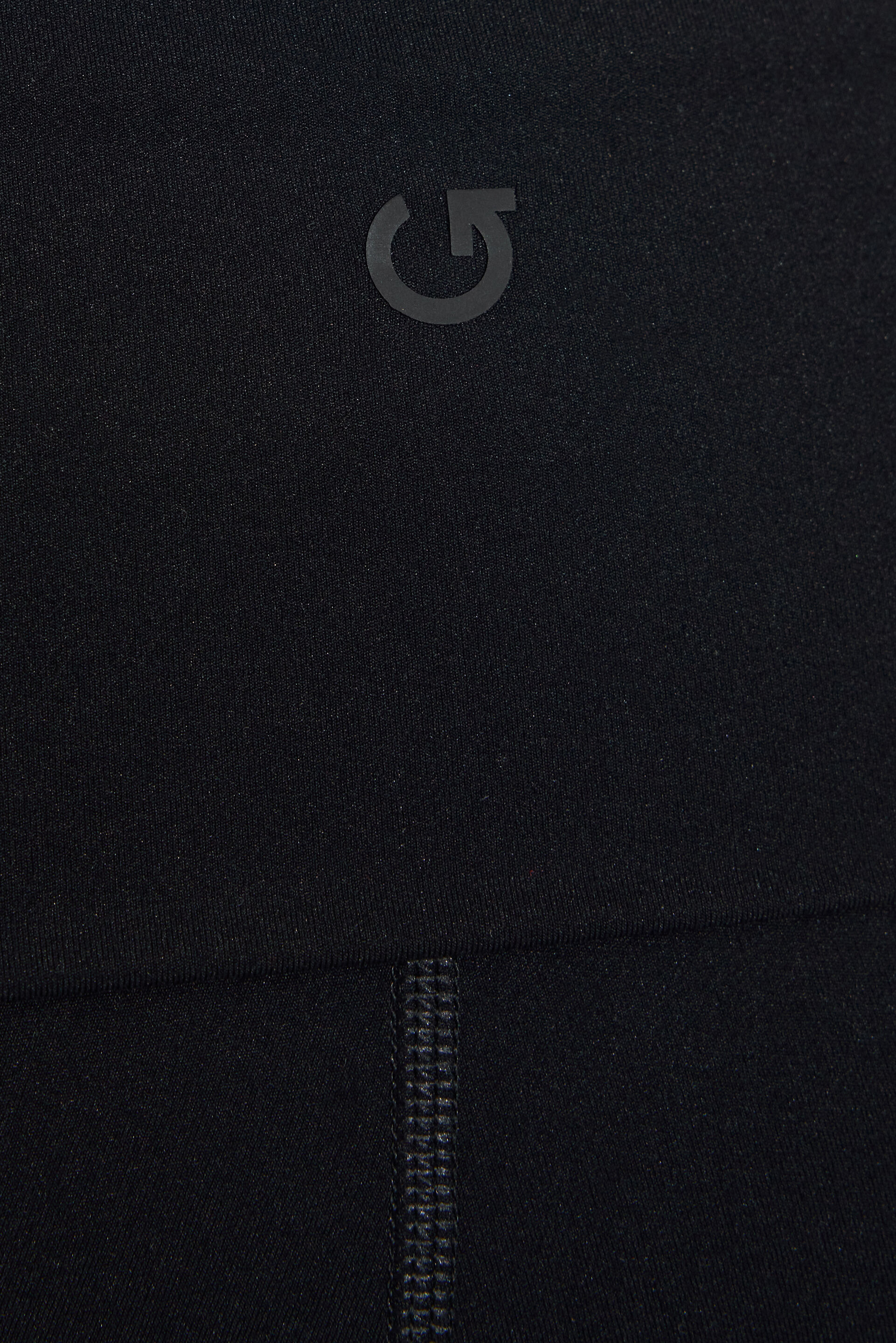 100099443_06V_alt4_1920x2880