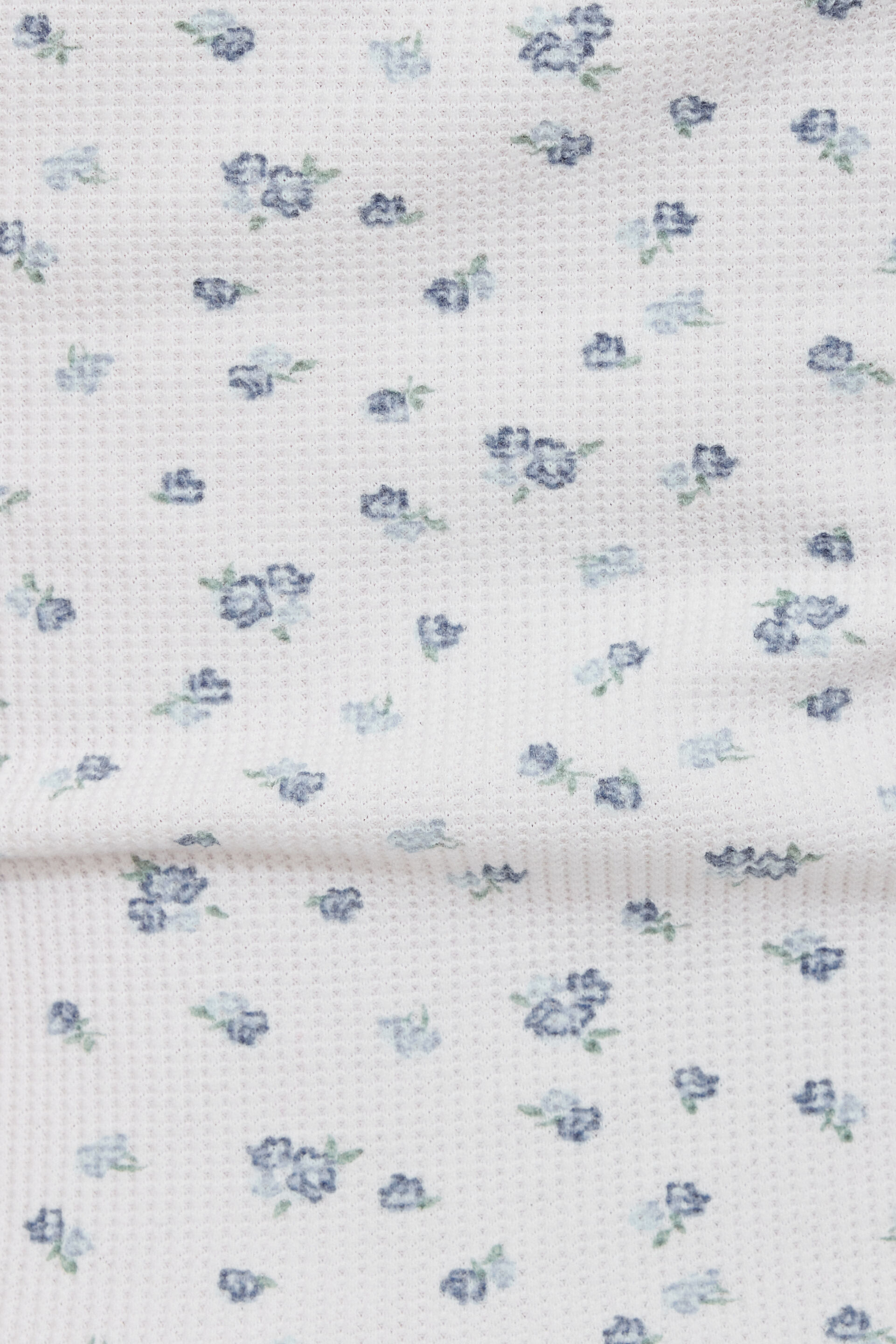 100099838_8CO_alt4_1920x2880