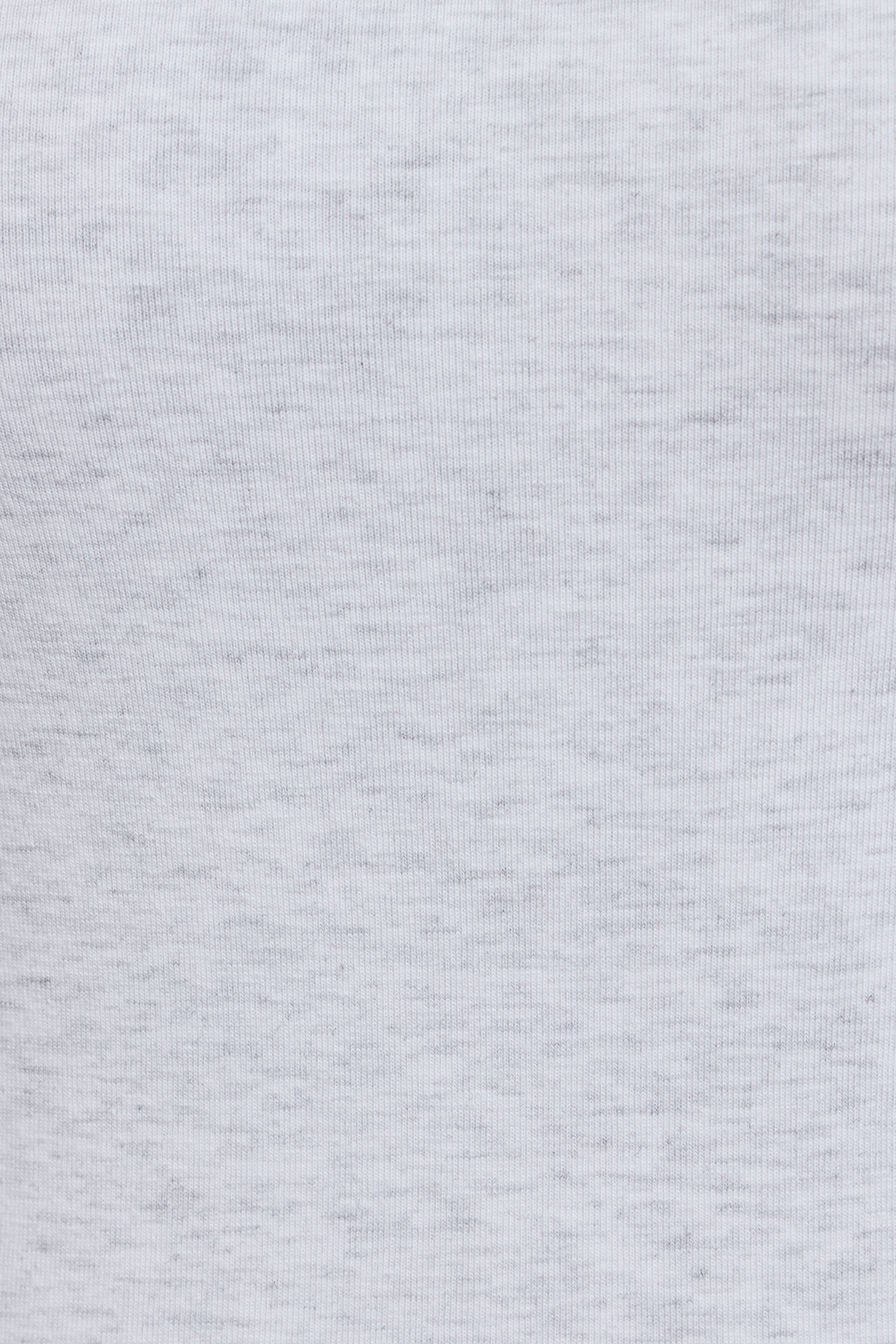 100099982_69I_alt3_1920x2880-2